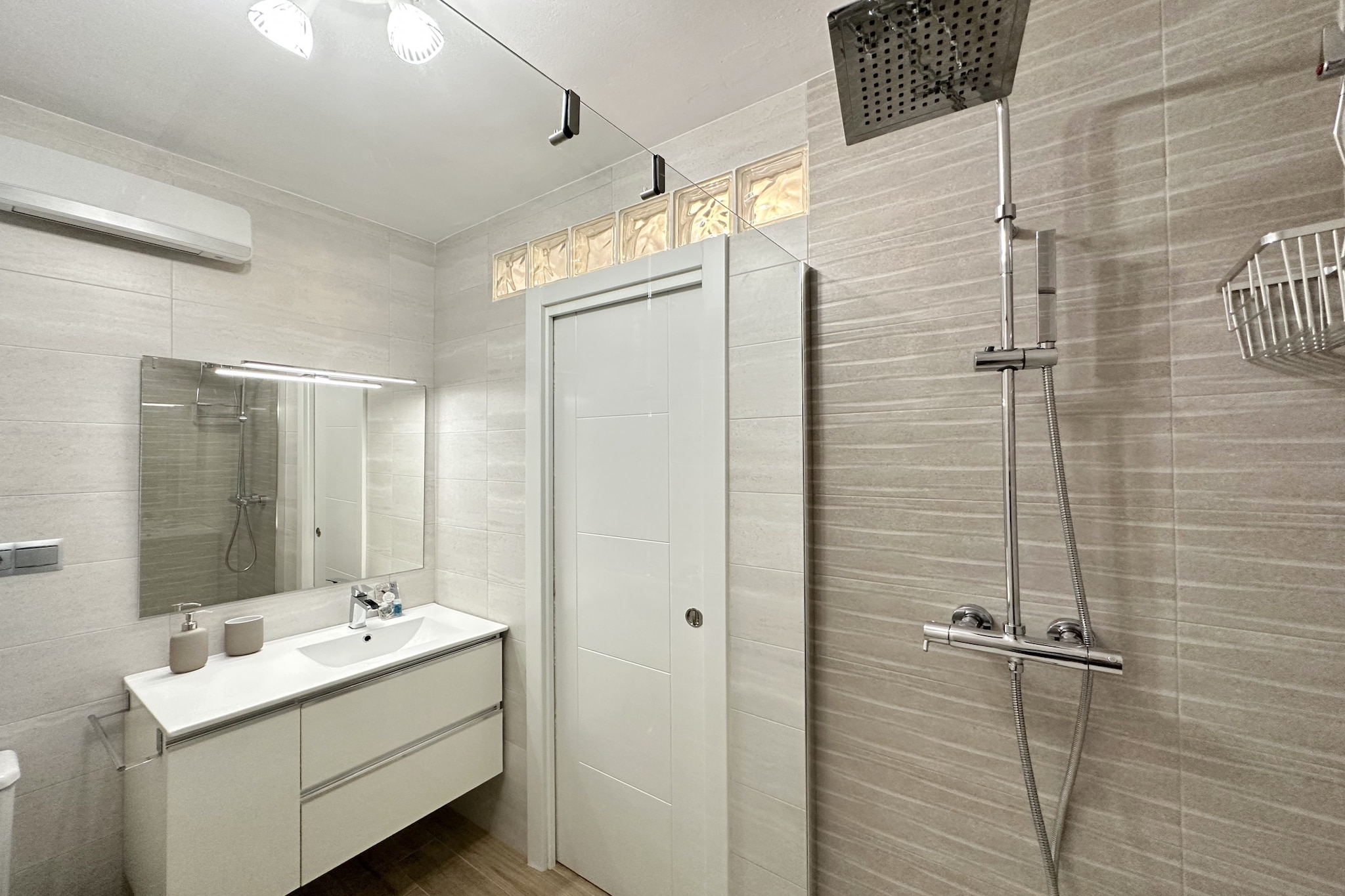 La Noria Sunny Stay by Casasol-Bathroom