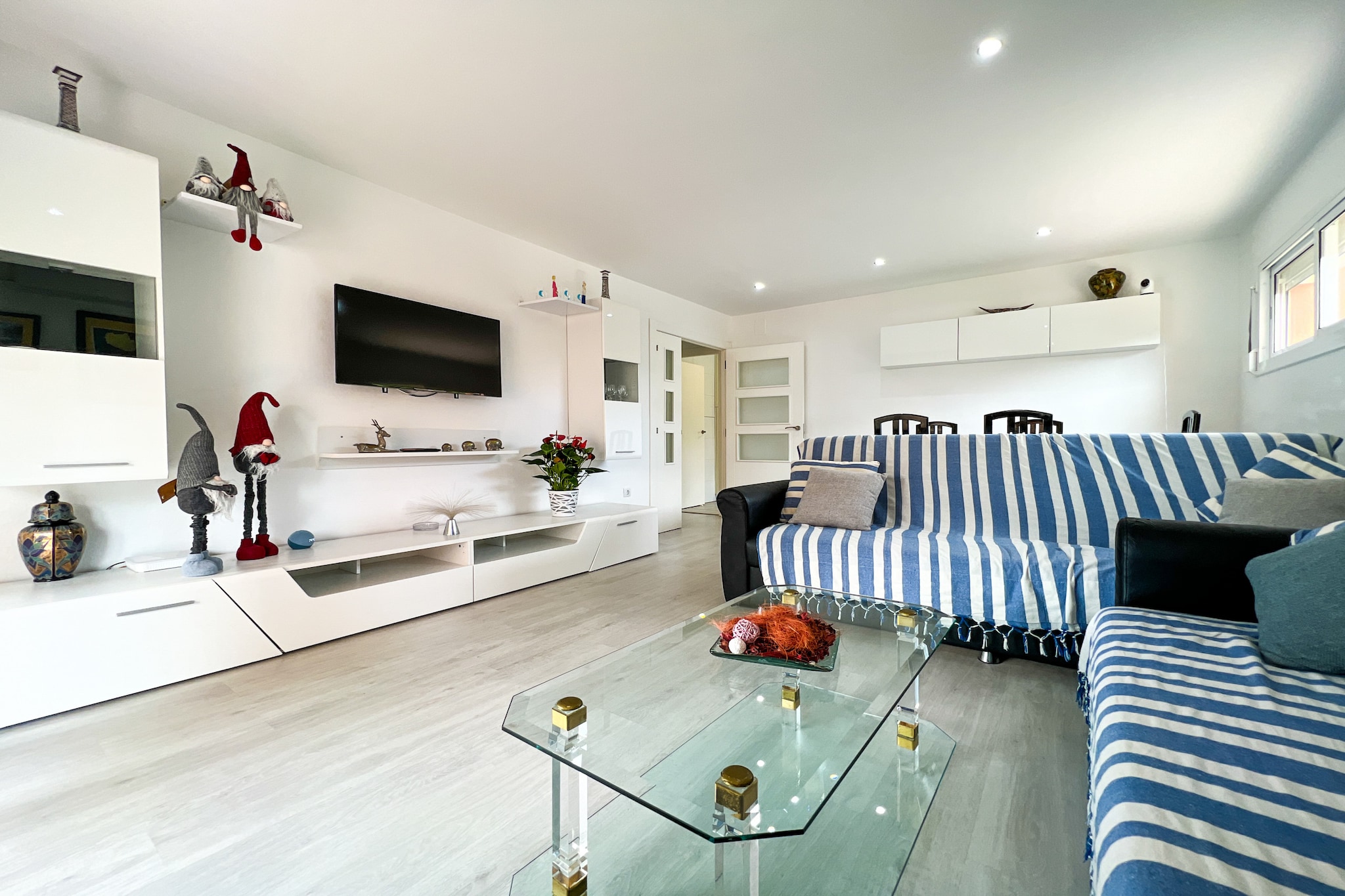 Vivalidays Lora - Santa Susanna-Salon