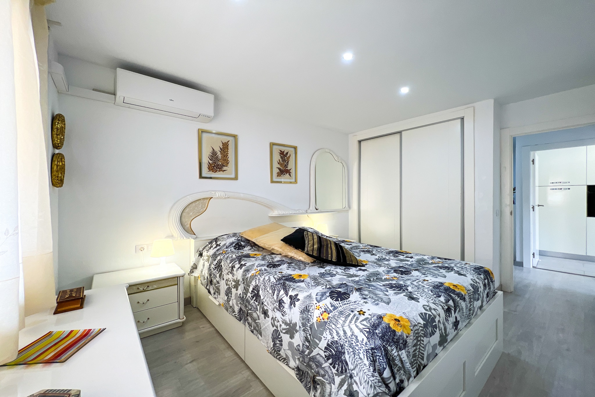 Vivalidays Lora - Santa Susanna-Chambre