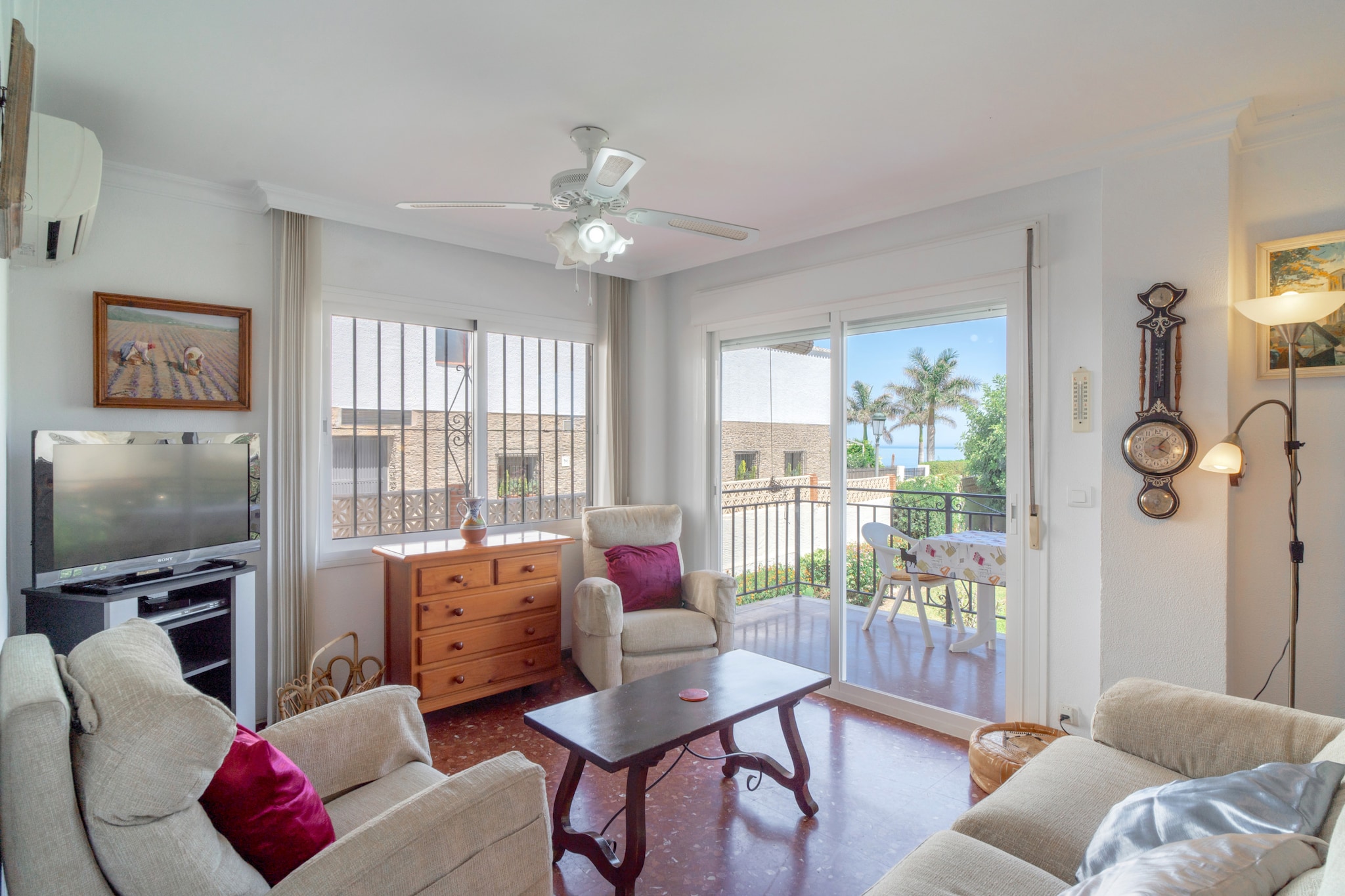 Acapulco Apartment 7 by Casasol-Wohnzimmer