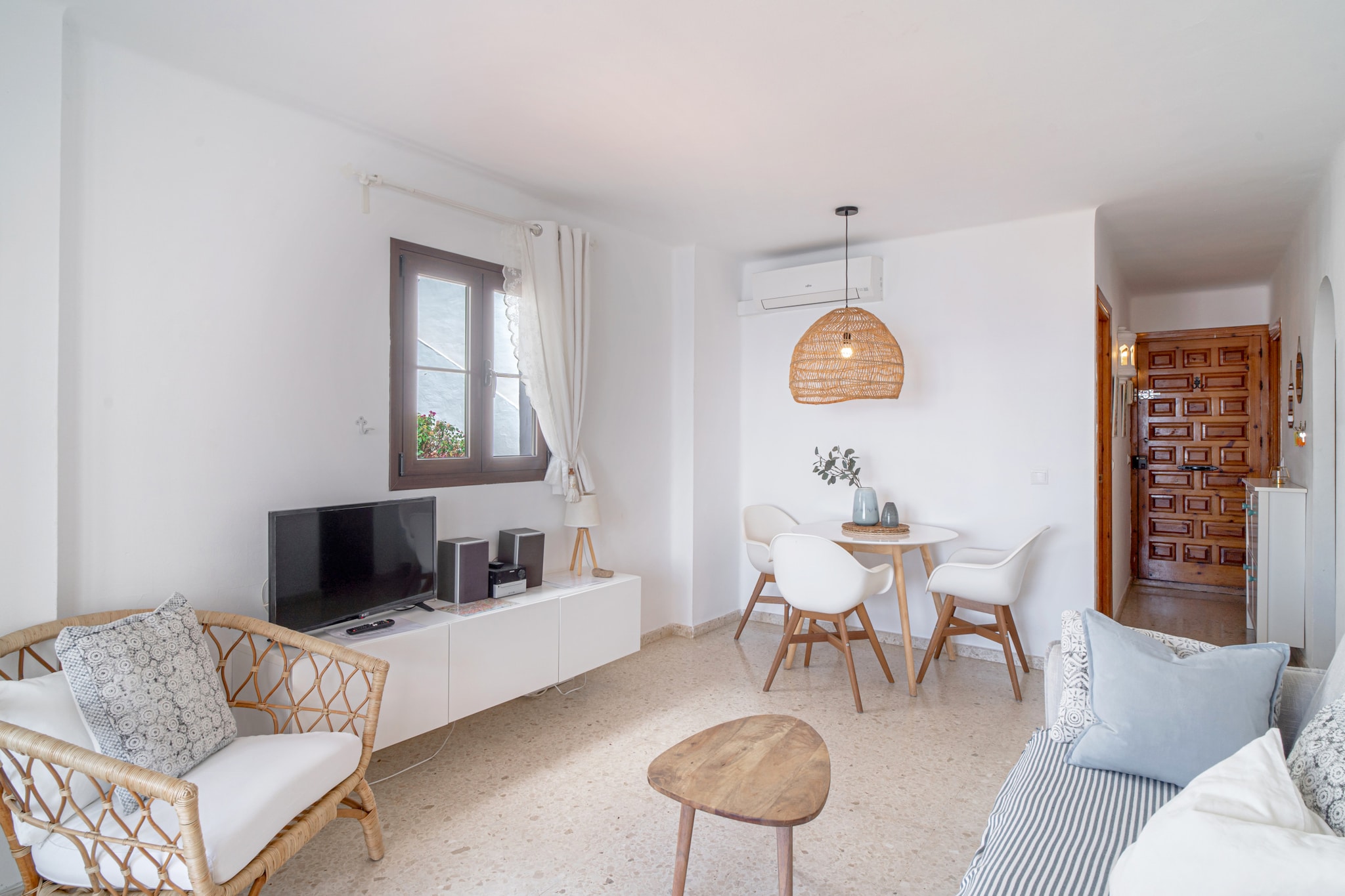 Capistrano Playa 715 by Casasol-Wohnzimmer