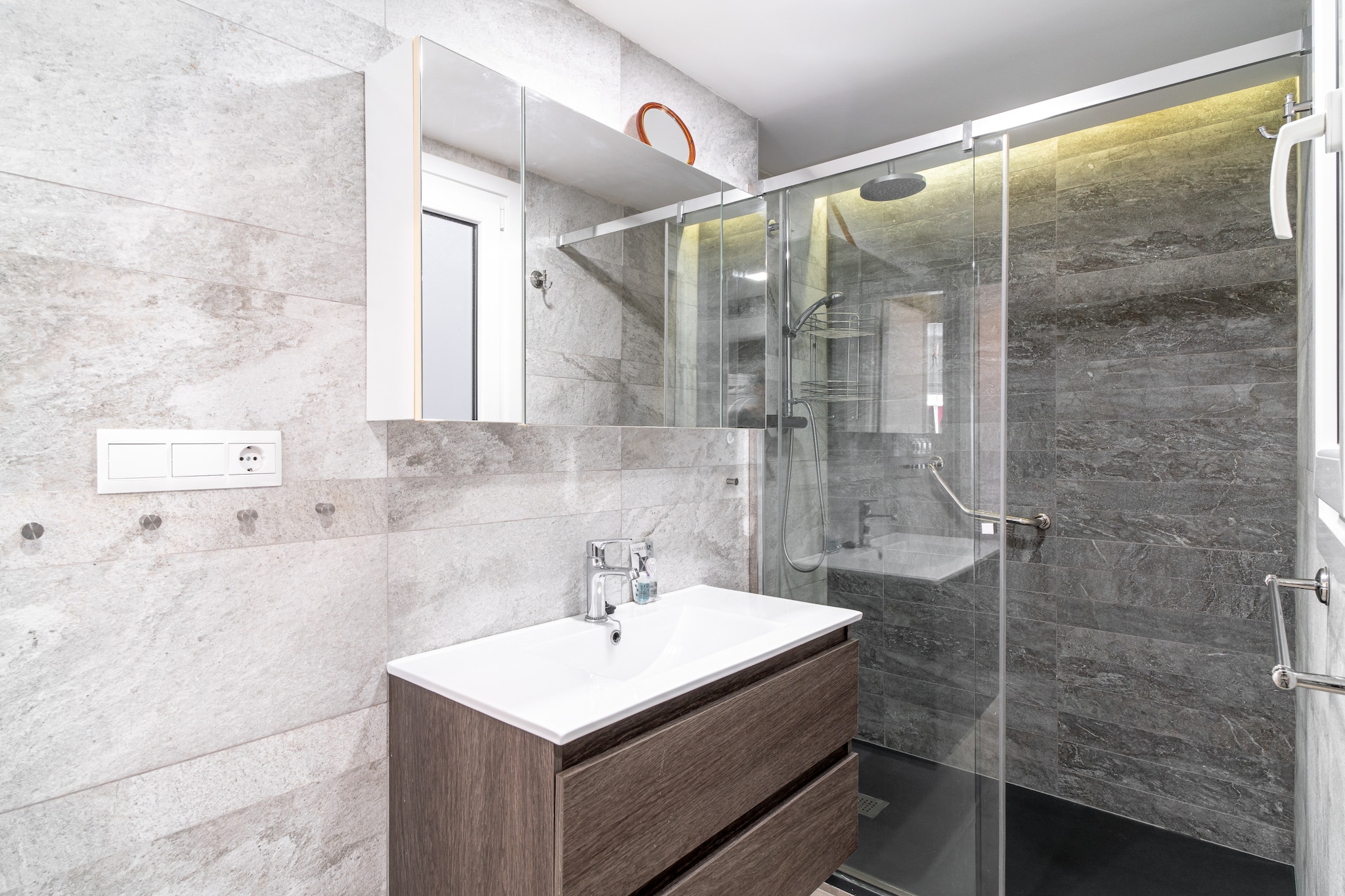 Apartamento Urban Suite by Casasol-Bathroom
