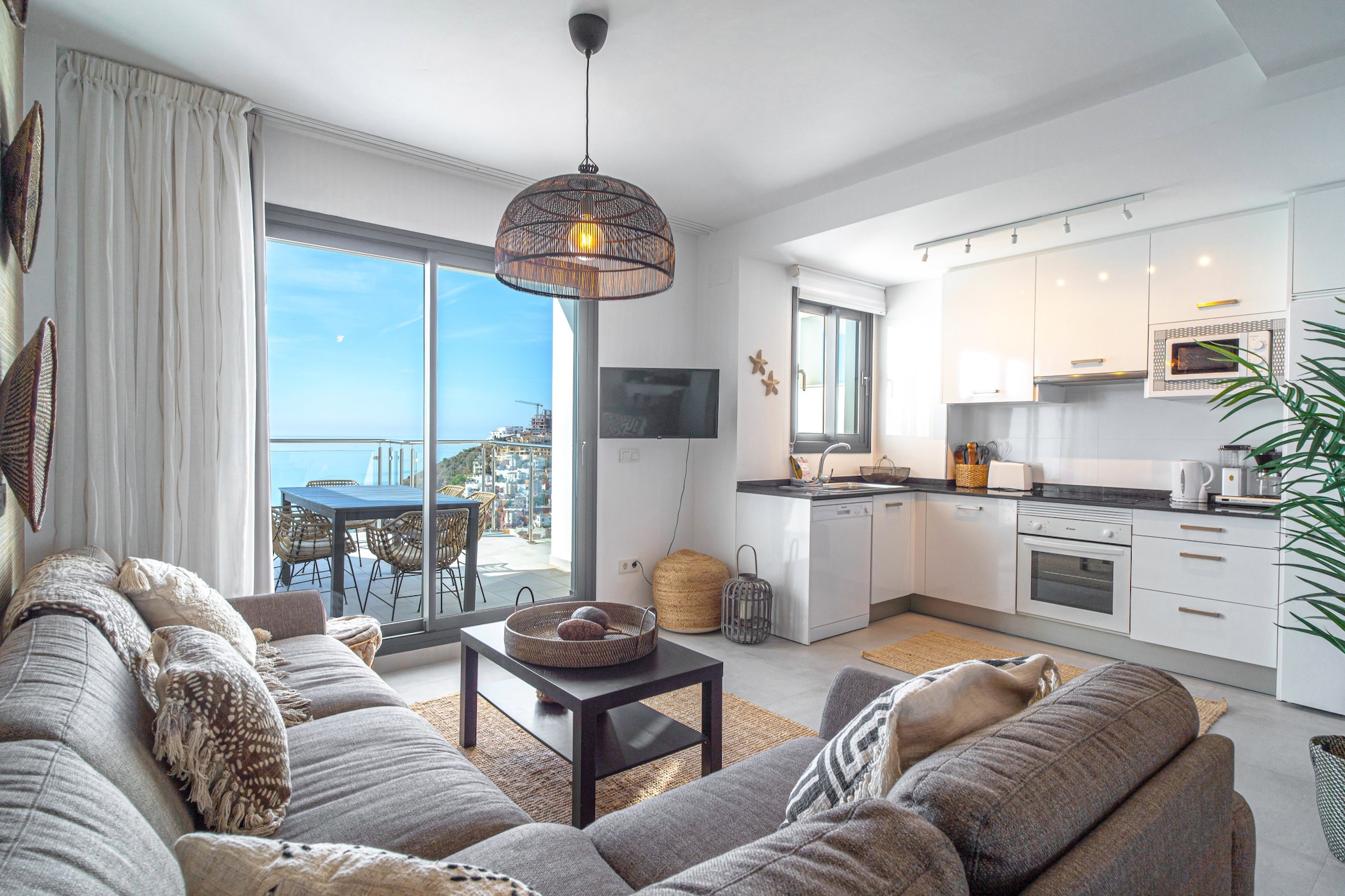Terrazas de Ladera Duplex 10 by Casasol-Wohnzimmer