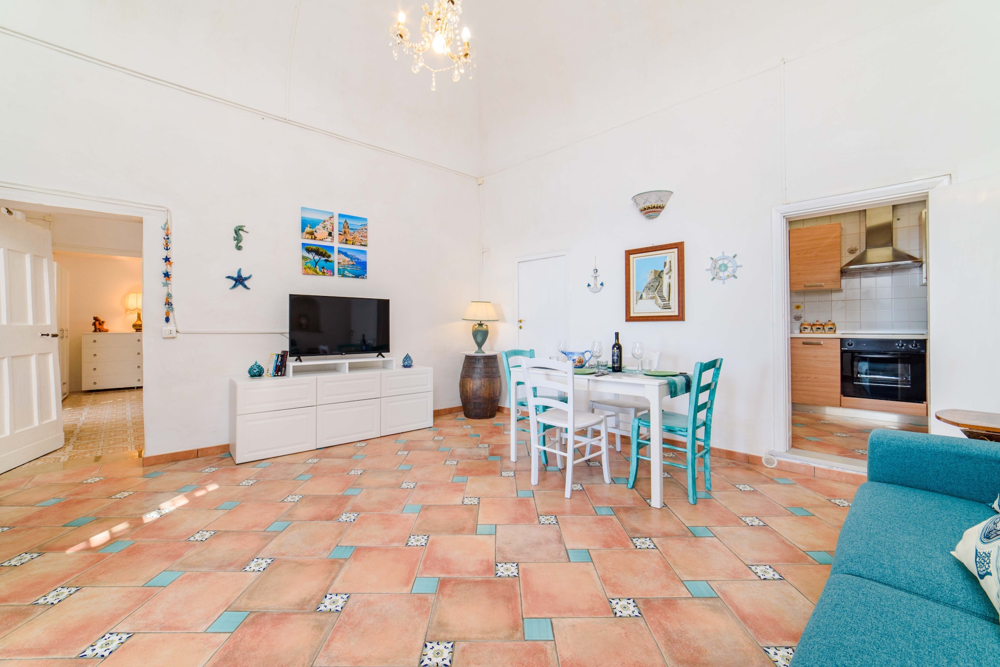 Romantic Antica Sponda-Living room