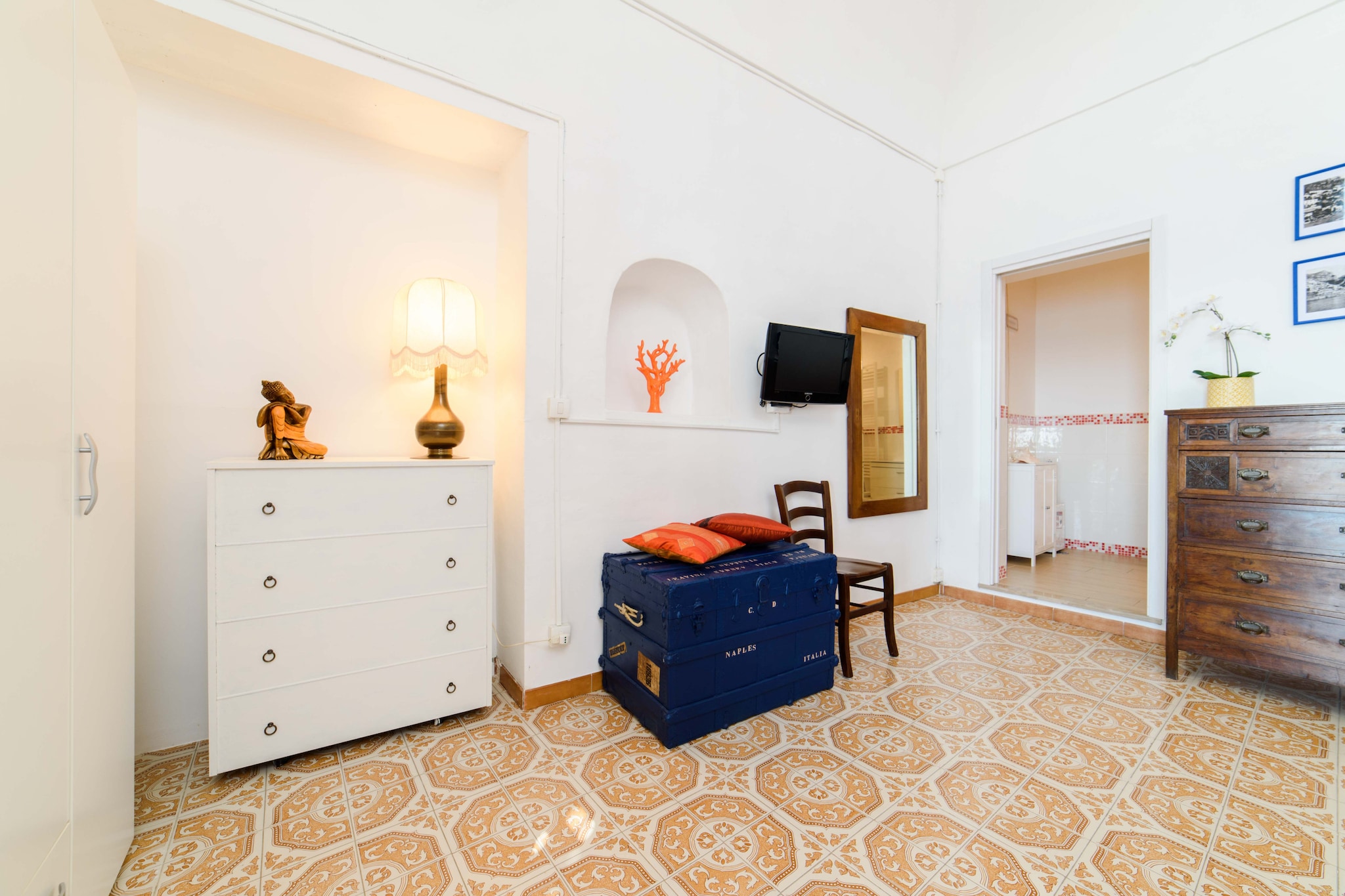 Romantic Antica Sponda-Bedroom