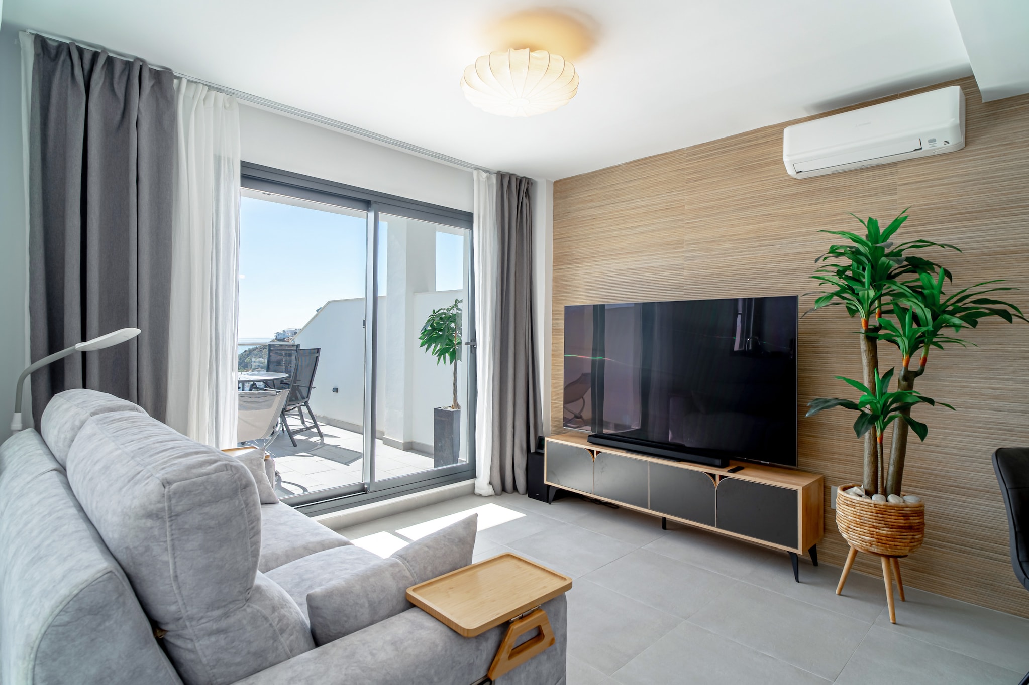 Terrazas de Ladera Duplex 3 by Casasol-Wohnzimmer