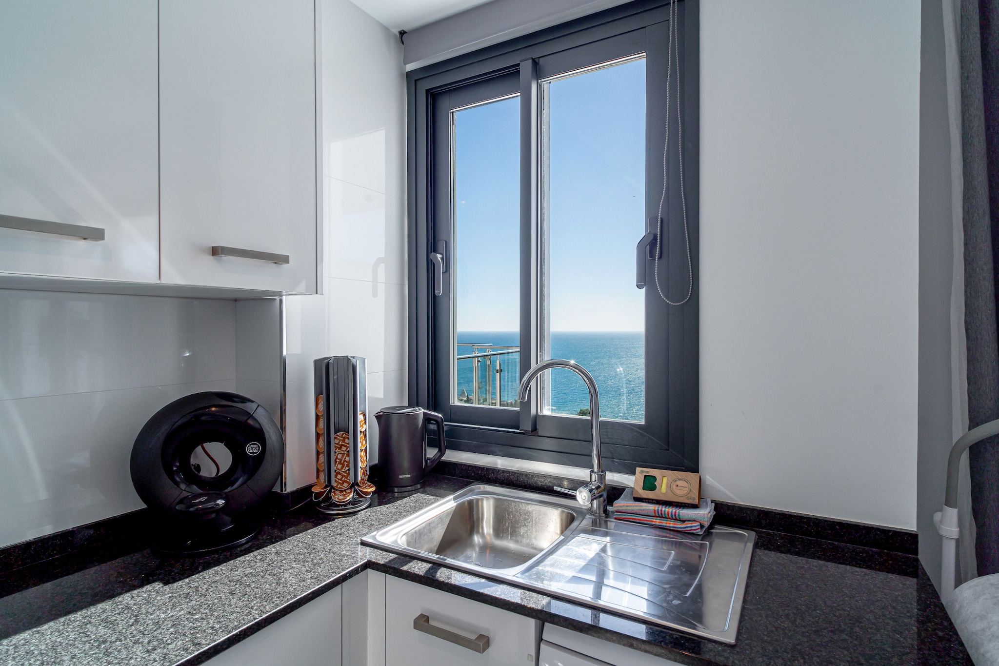 Terrazas de Ladera Duplex 3 by Casasol-Küche