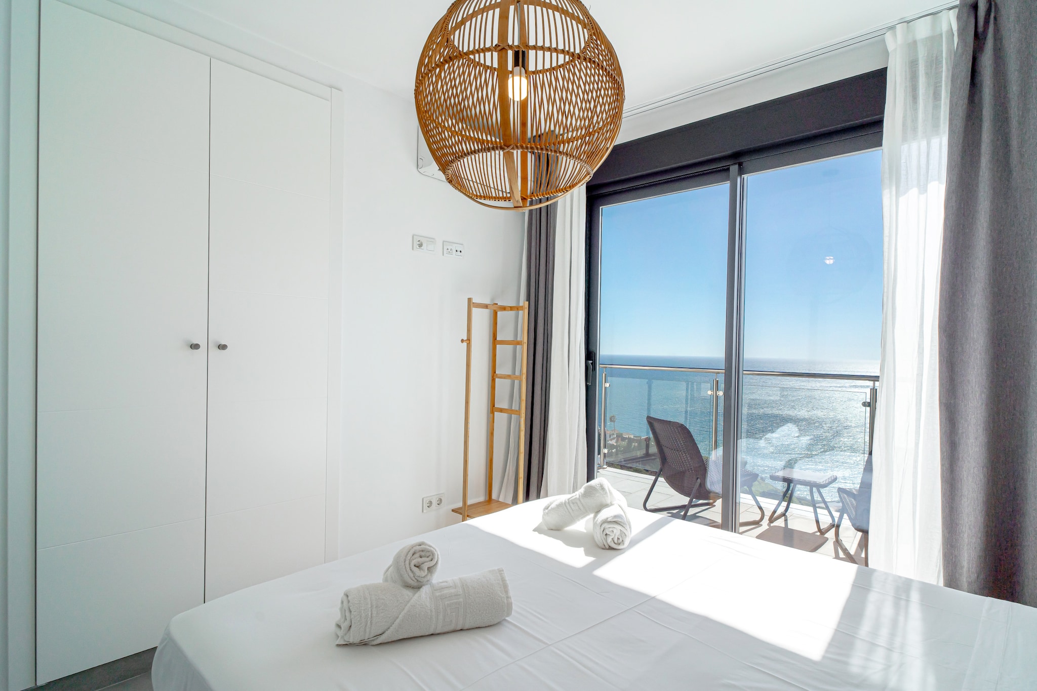 Terrazas de Ladera Duplex 3 by Casasol-Schlafzimmer