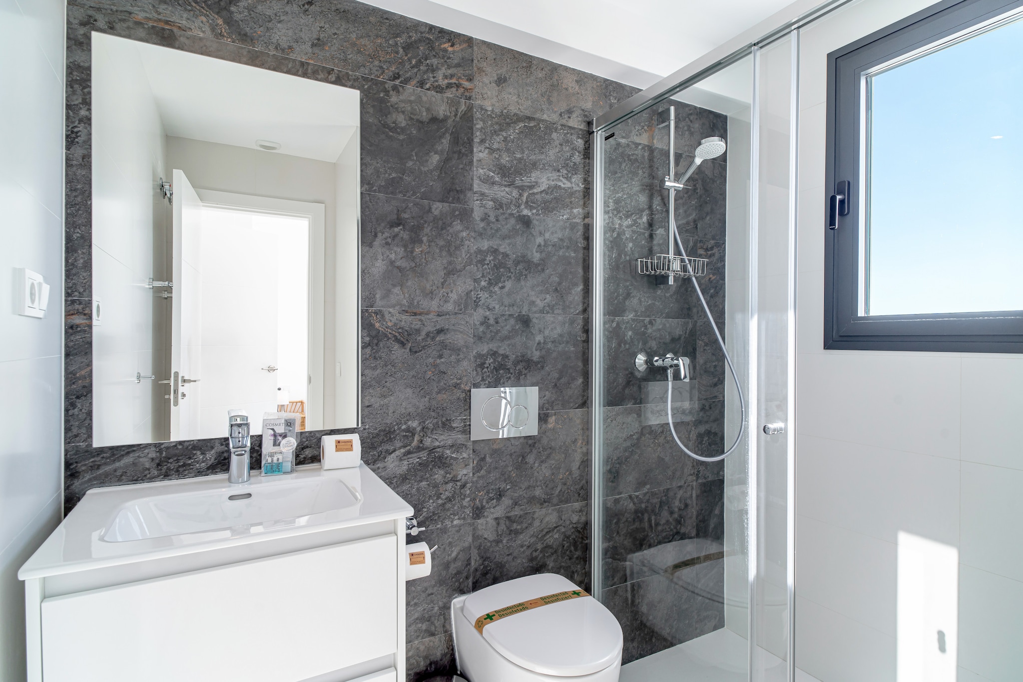 Terrazas de Ladera Duplex 3 by Casasol-Badezimmer