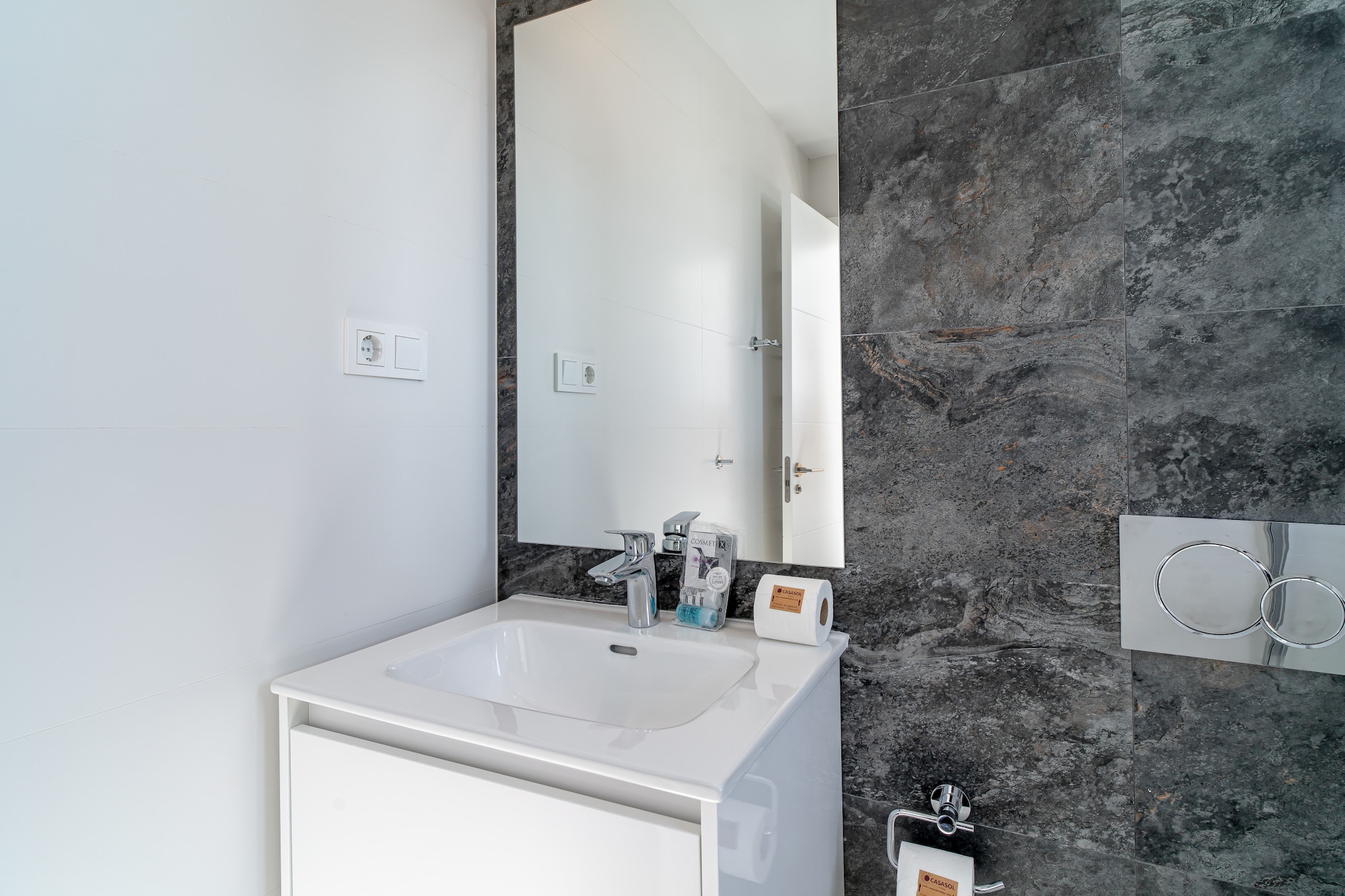 Terrazas de Ladera Duplex 3 by Casasol-Badezimmer