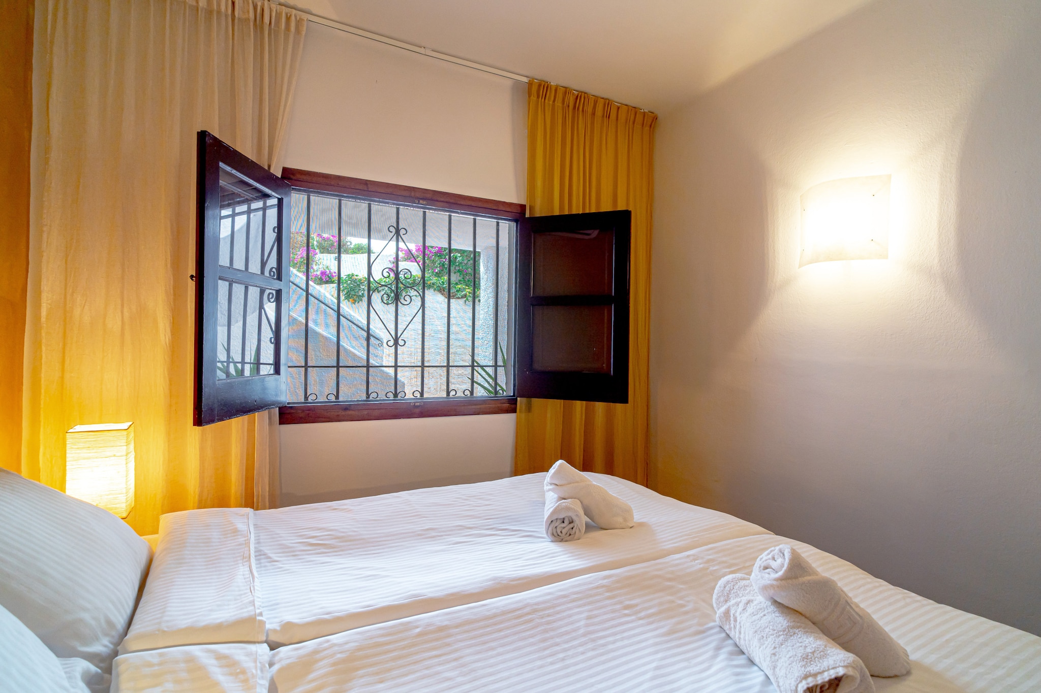 Capistrano Village Casa Emma by Casasol-Schlafzimmer