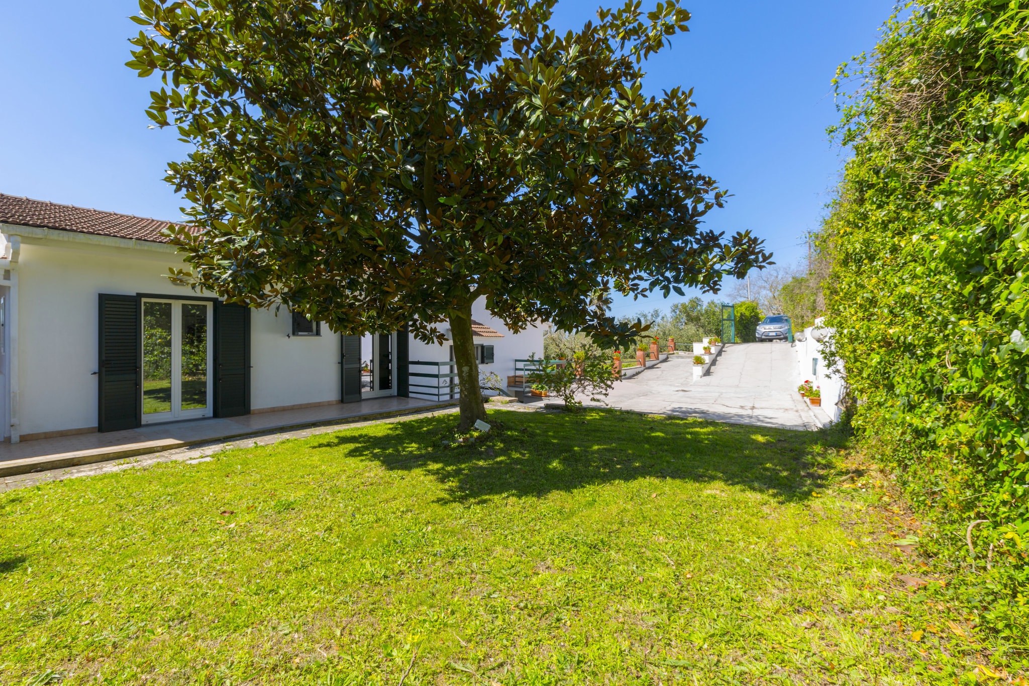 Estate4home - Villa Corinna-Gardens summer