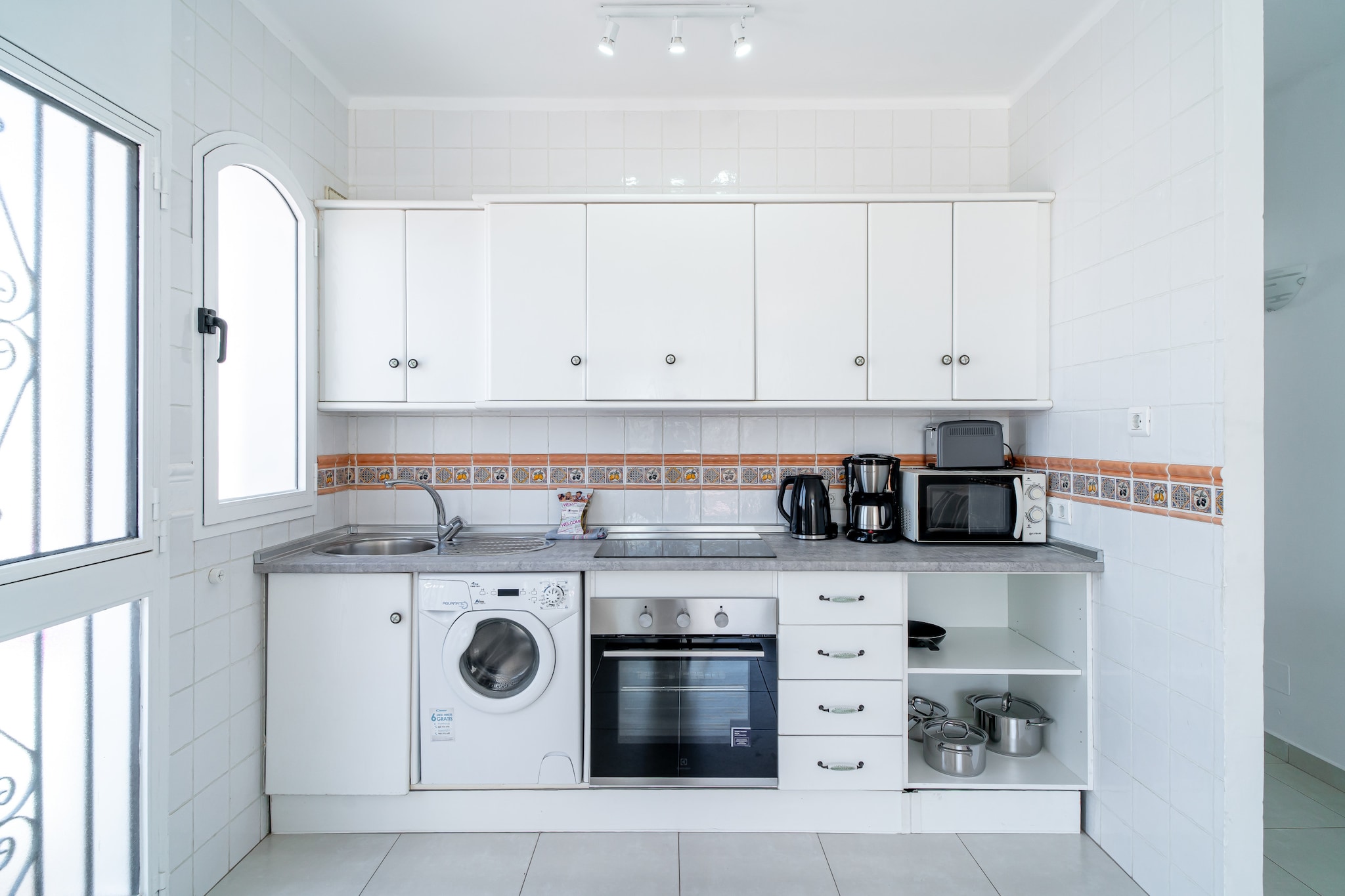 Hibiscos Seaview Terrace by Casasol-Küche