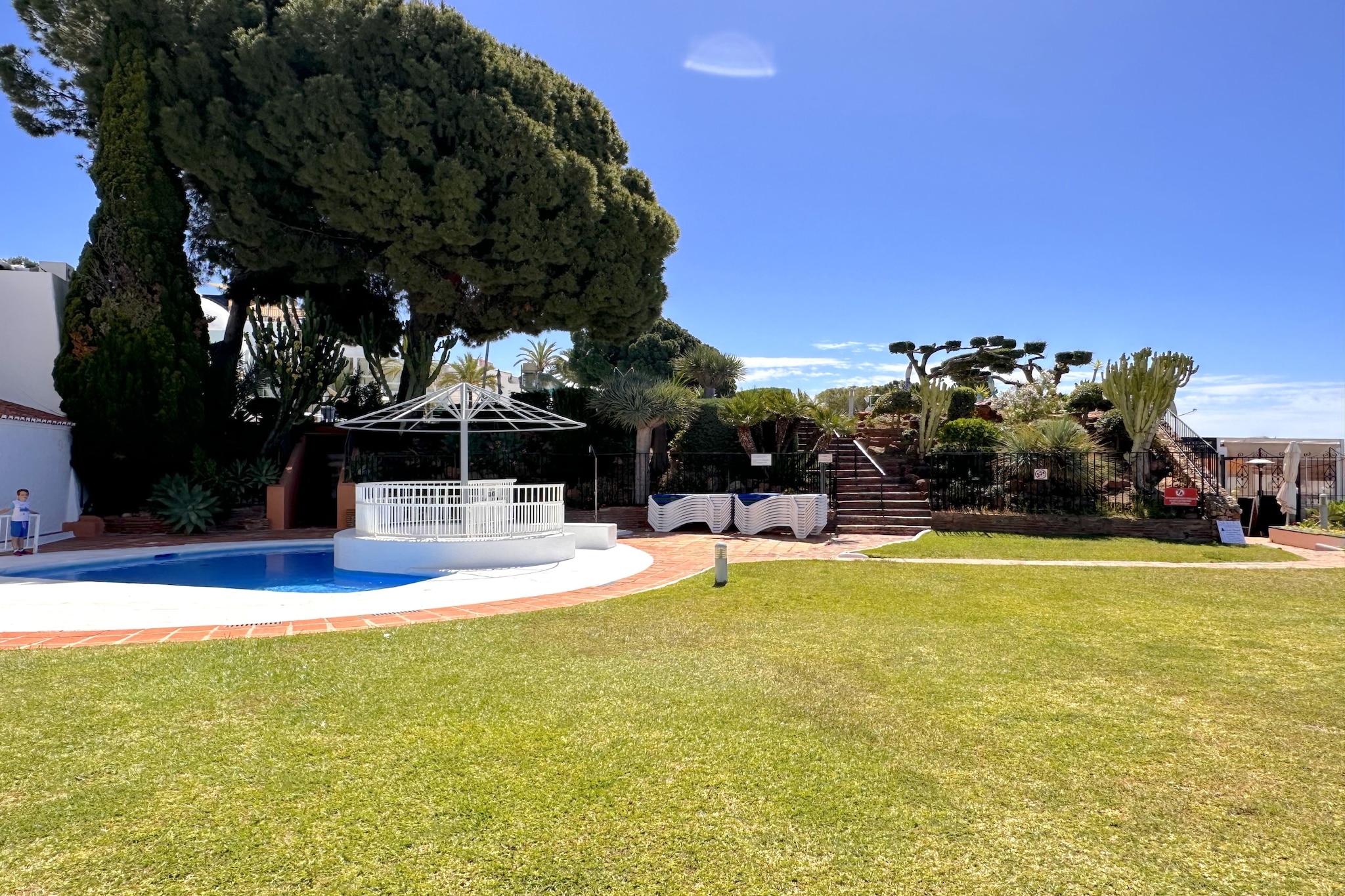 Hibiscos Seaview Terrace by Casasol-Gärten Sommer