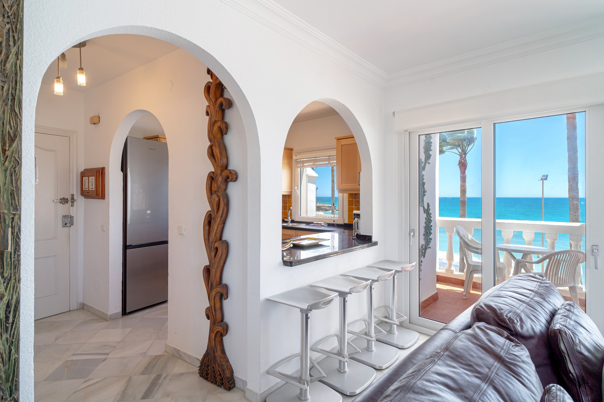 Stella Maris Beachfront 1J by Casasol-Wohnzimmer