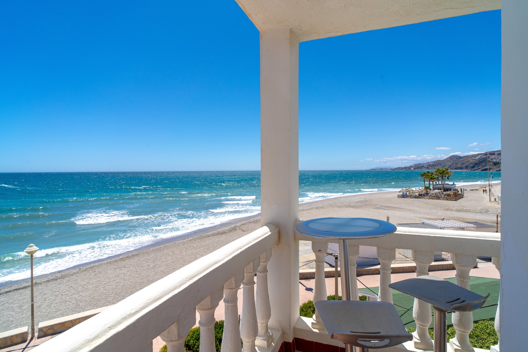 Stella Maris Beachfront 1J by Casasol-Terrasse