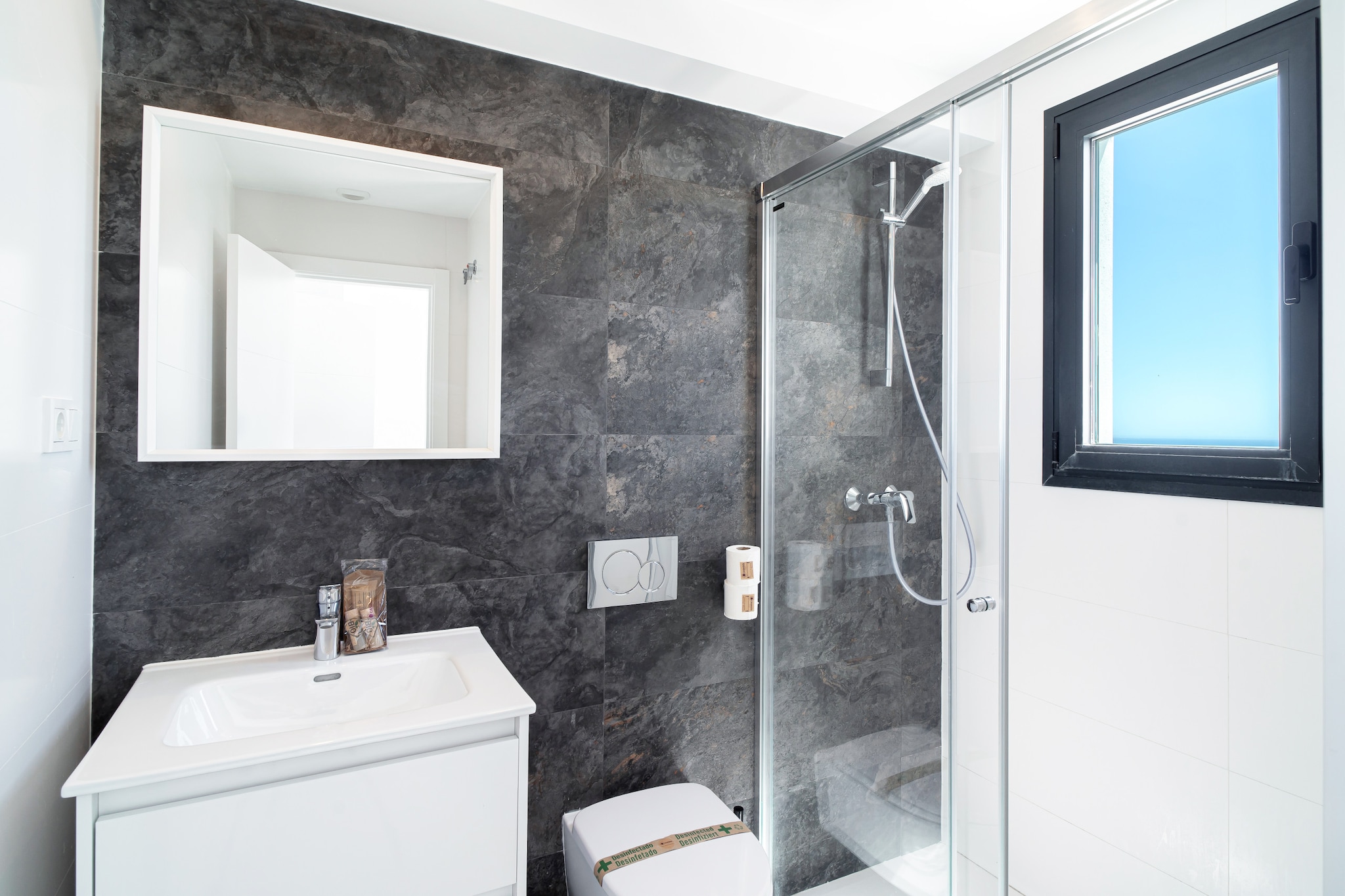 Terrazas de Ladera Duplex 9 by Casasol-Badezimmer