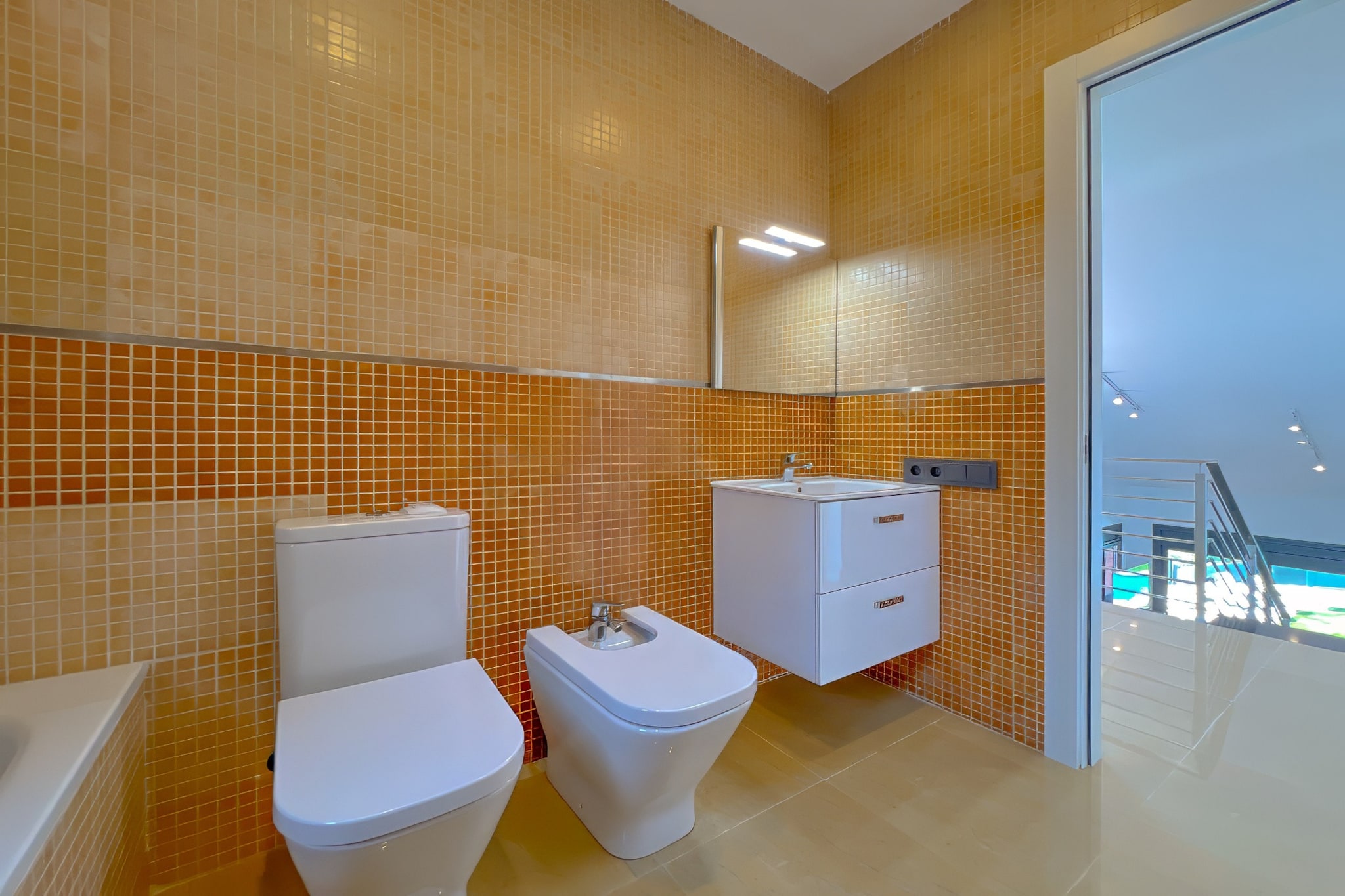 Vivalidays Dali - Costa Brava-Badezimmer