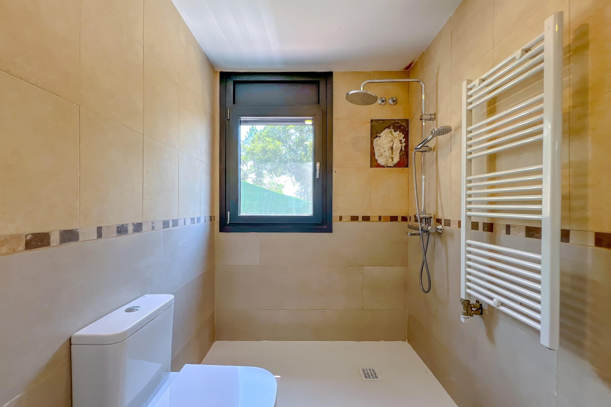 Vivalidays Dali - Costa Brava-Badezimmer