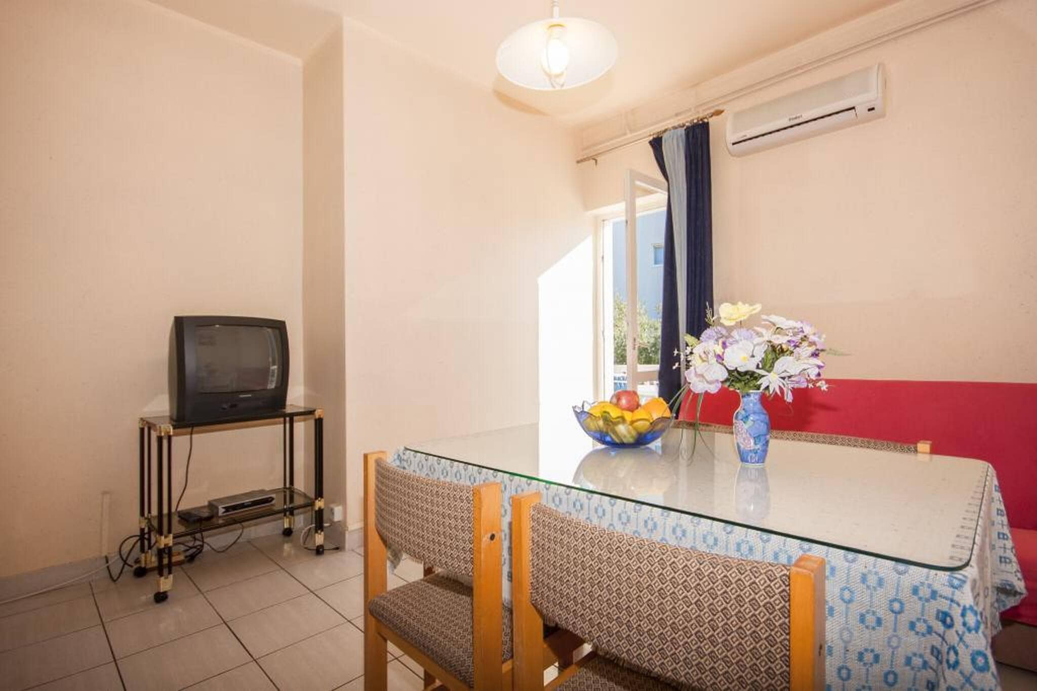 Apartments Zdenka - two bedroom apartment A1-Eetkamer