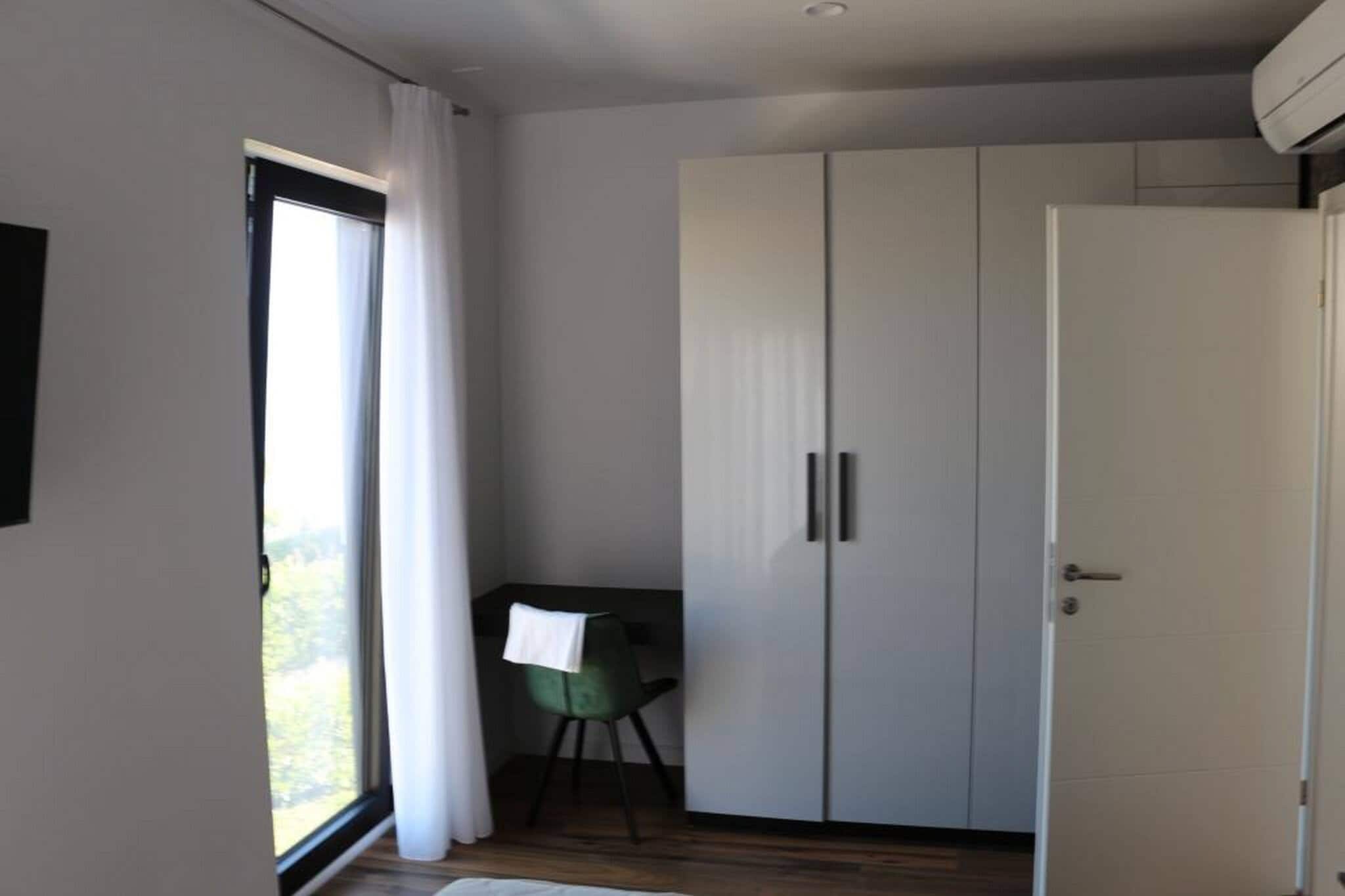 Apartments Marvi - one bedroom apartment (Right)-Slaapkamer