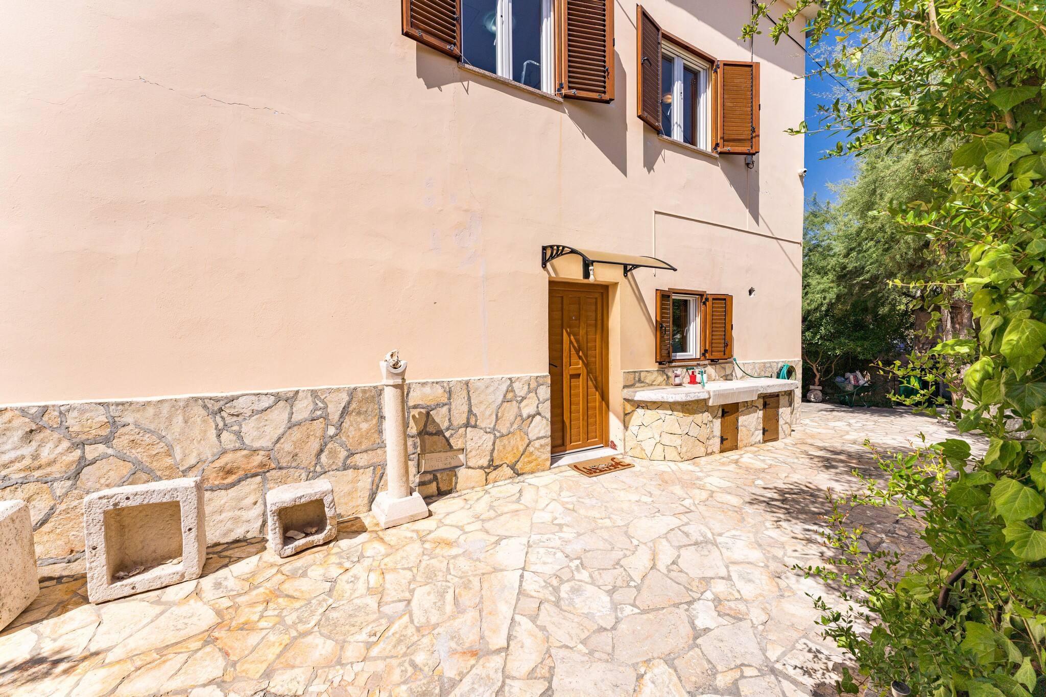 Apartments Kukljica - three bedroom apartment-Buitenlucht
