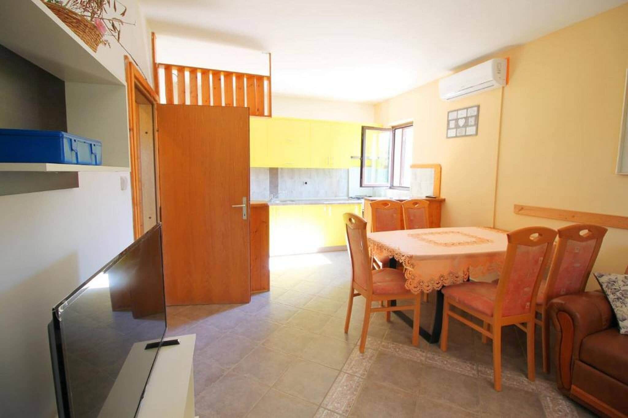 Apartments Dubravica - two bedroom apartment-Eetkamer