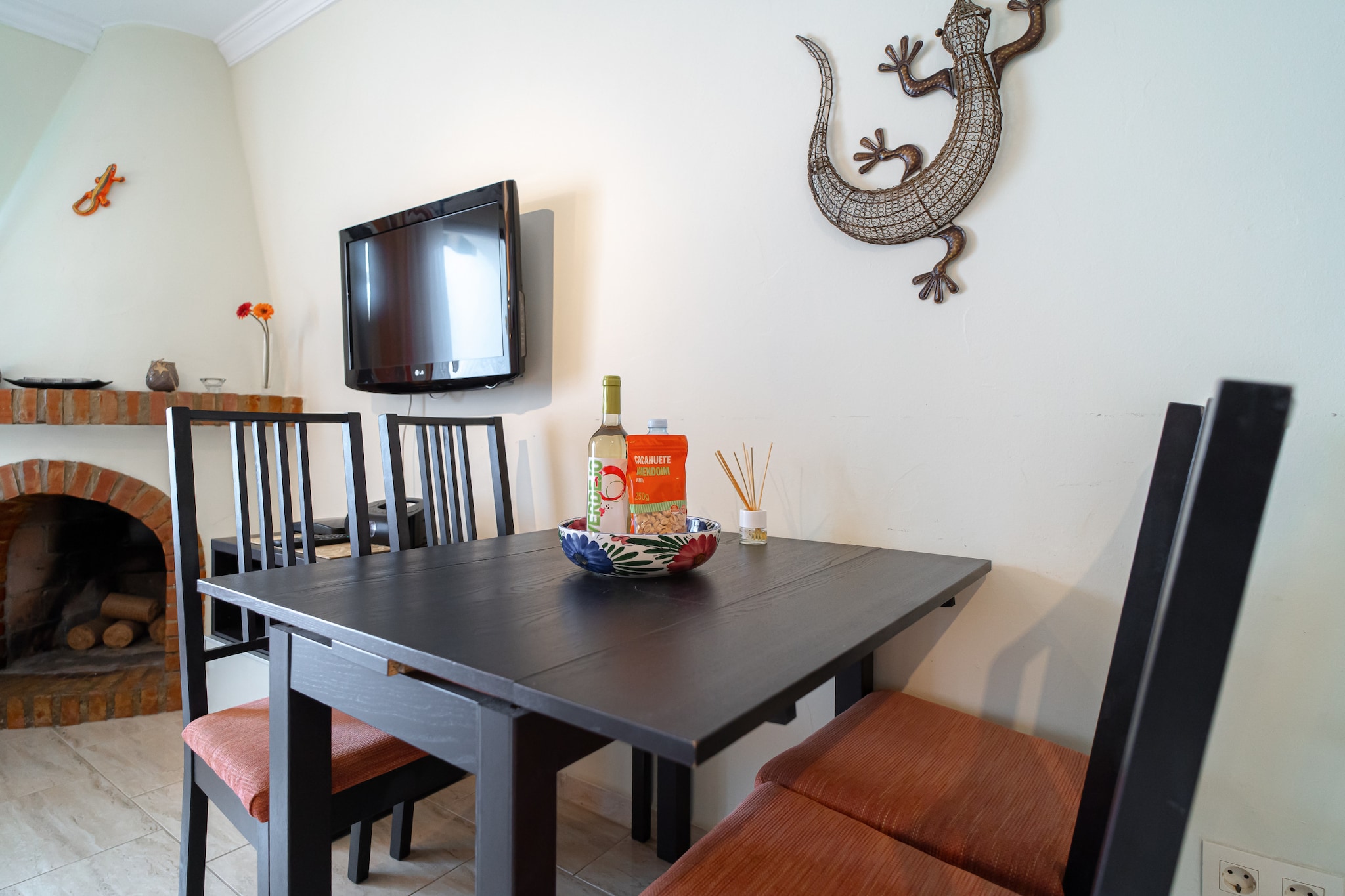 Capistrano Village Garden by Casasol-Dining room