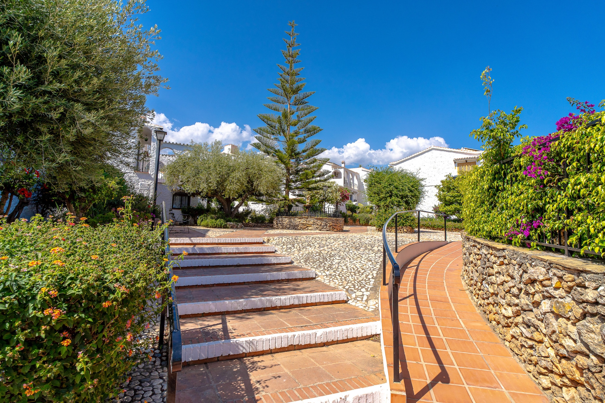 Capistrano Village Garden by Casasol-Areas summer 1km
