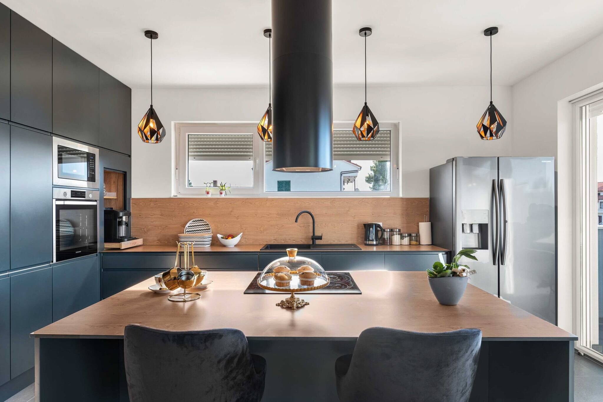 Apartments Velic - Three bedroom apartment C-Eetkamer