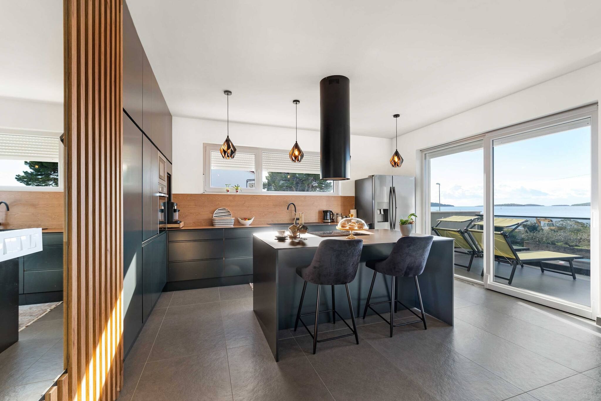Apartments Velic - Three bedroom apartment C-Eetkamer