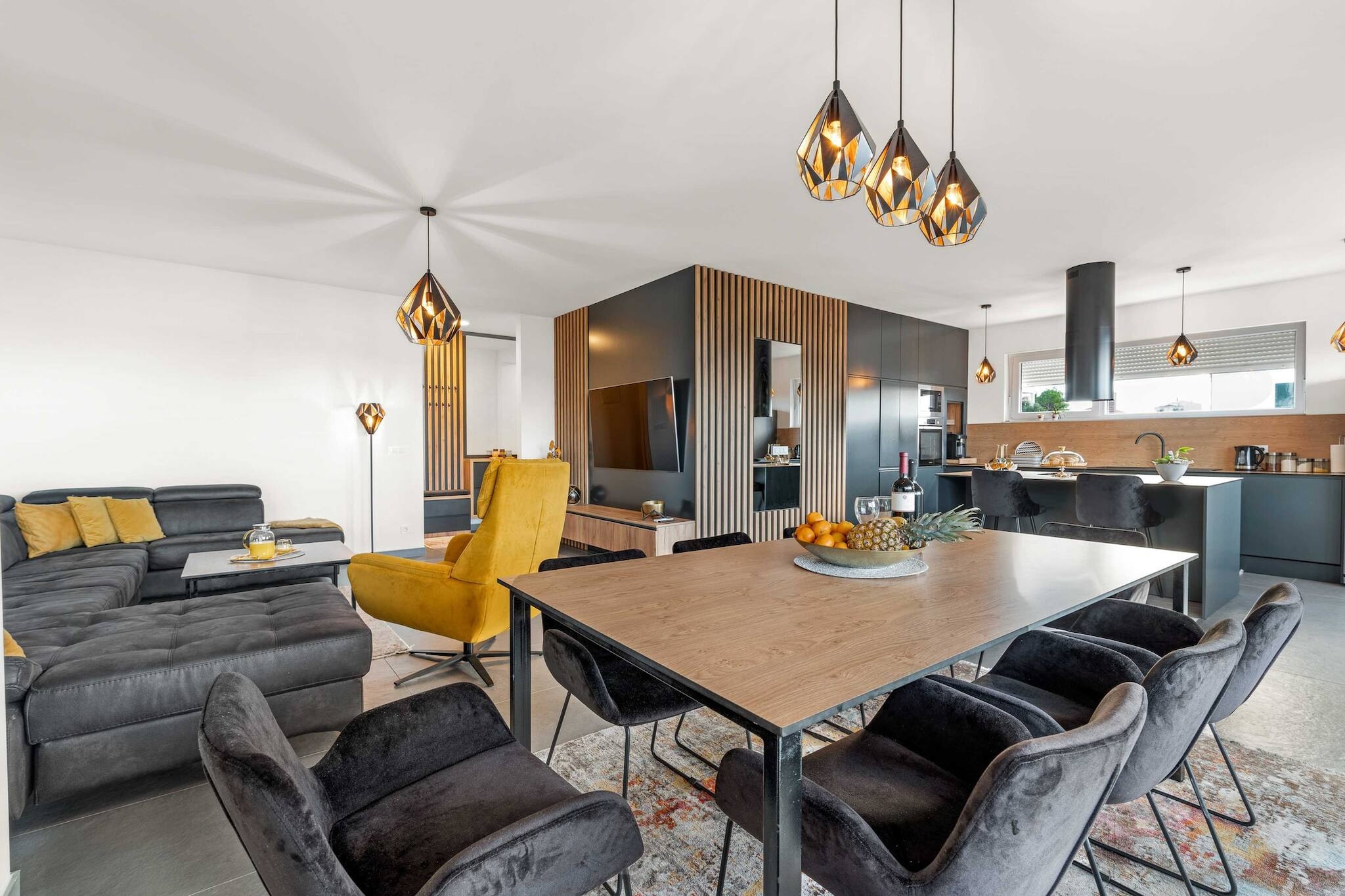 Apartments Velic - Three bedroom apartment C-Eetkamer