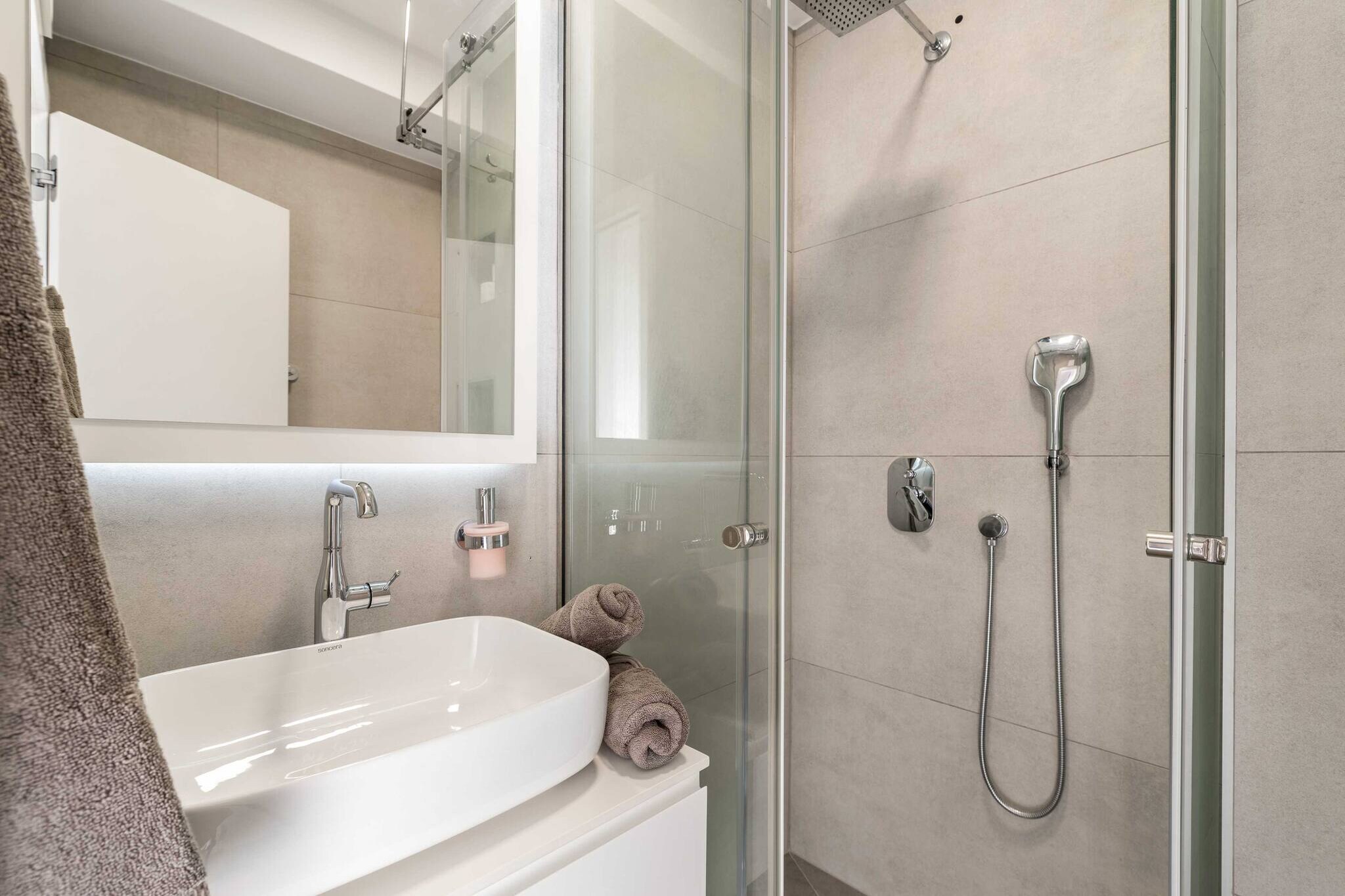 Apartments Velic - Three bedroom apartment C-Badkamer