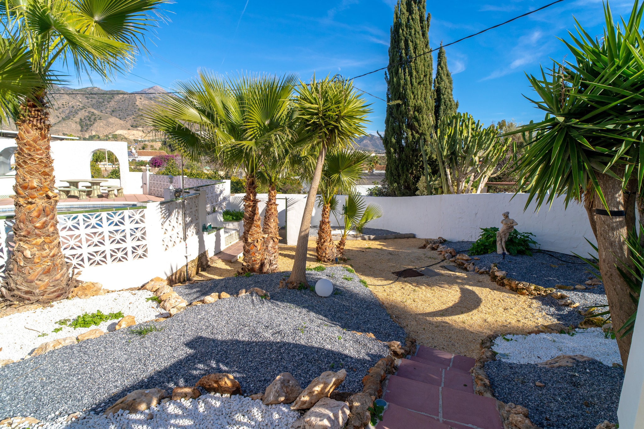 Villa Mauri Private Pool by Casasol-Gärten Sommer