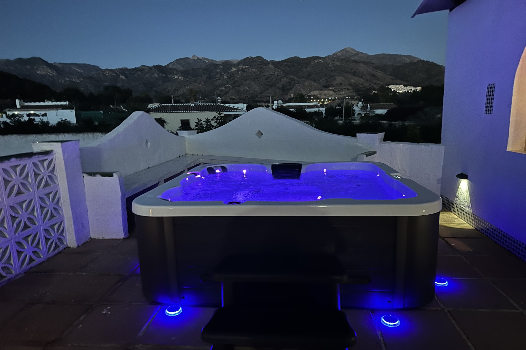 Villa Mauri Private Pool by Casasol-Einrichtungen