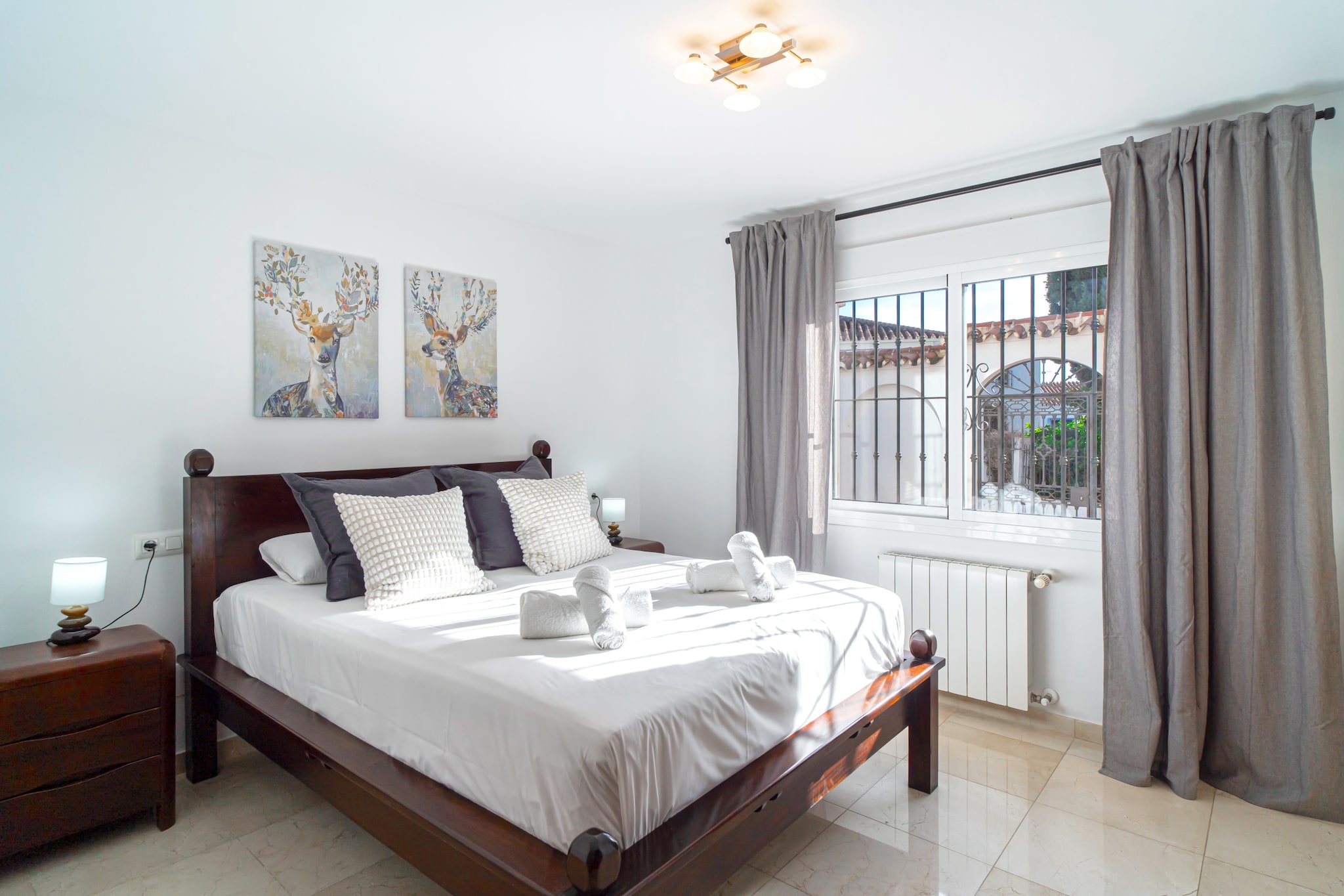 Villa Grande Luxe Private Pool by Casasol-Schlafzimmer
