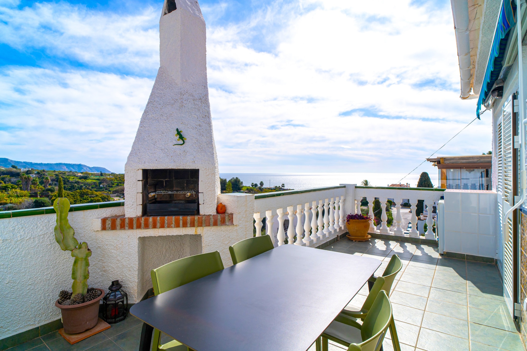 Sunny Terrace Chimenea by Casasol-Terrasse