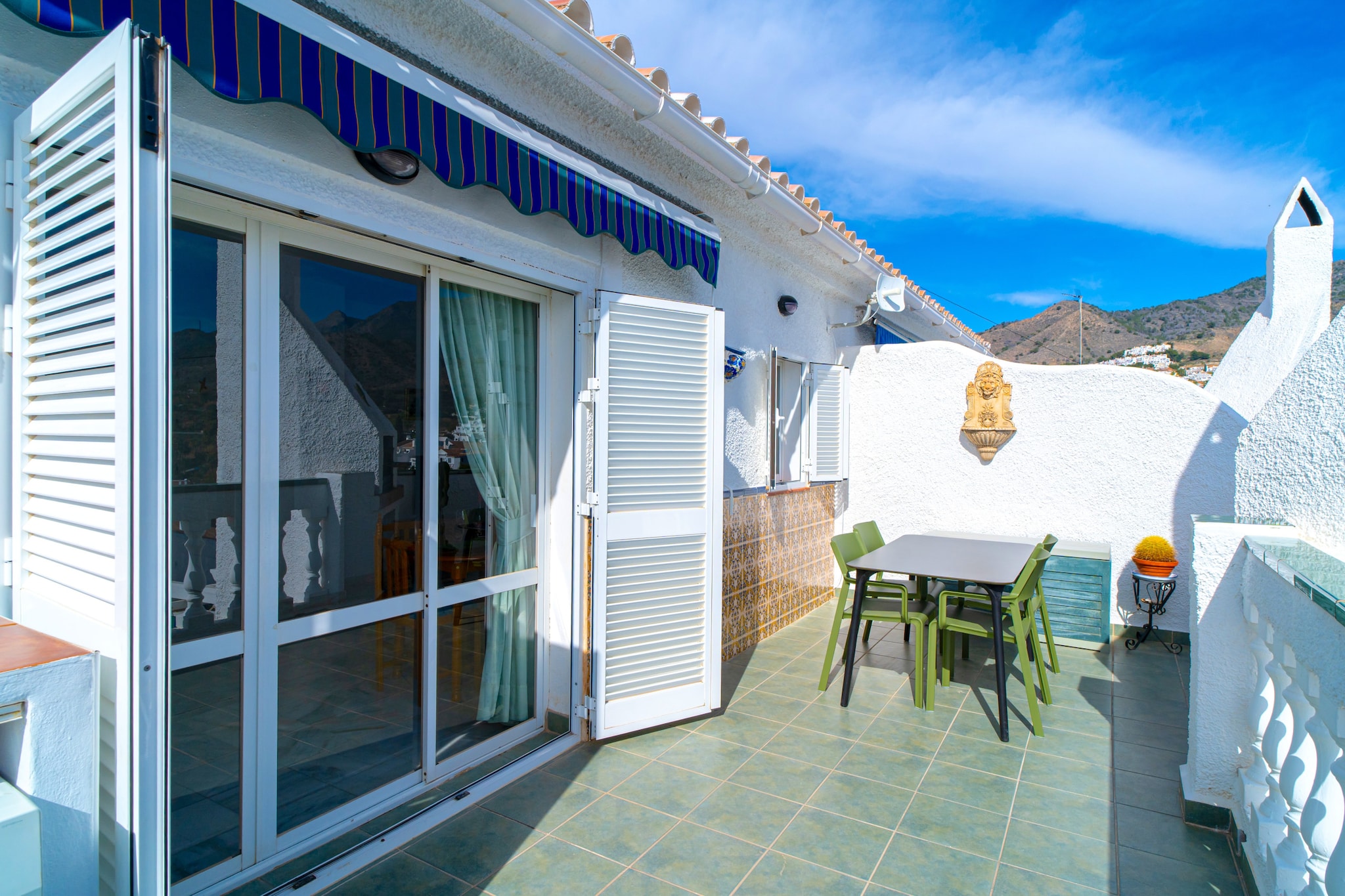 Sunny Terrace Chimenea by Casasol-Terrasse