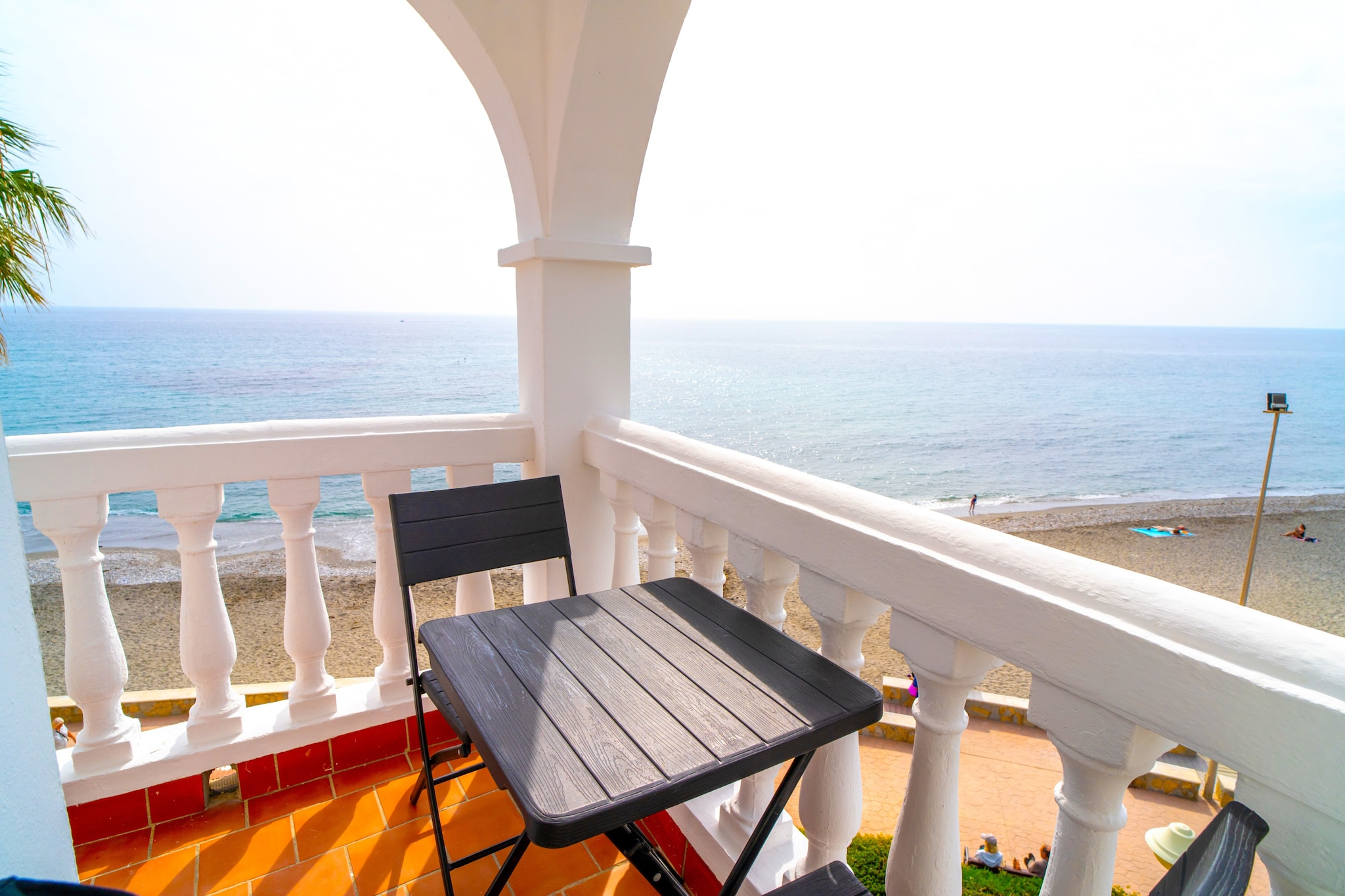 Stella Maris Beachfront 2J by Casasol-Terrasse