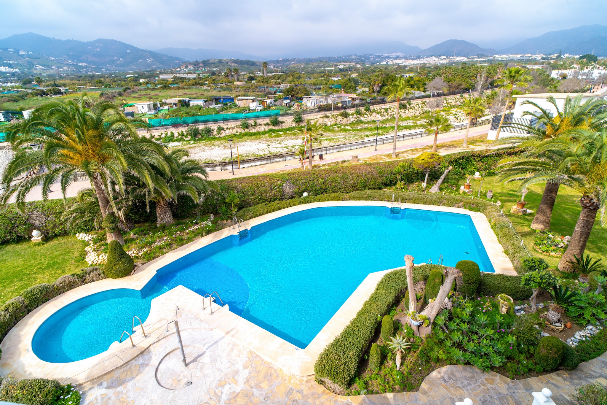 Stella Maris Beachfront 2J by Casasol-Schwimmbad