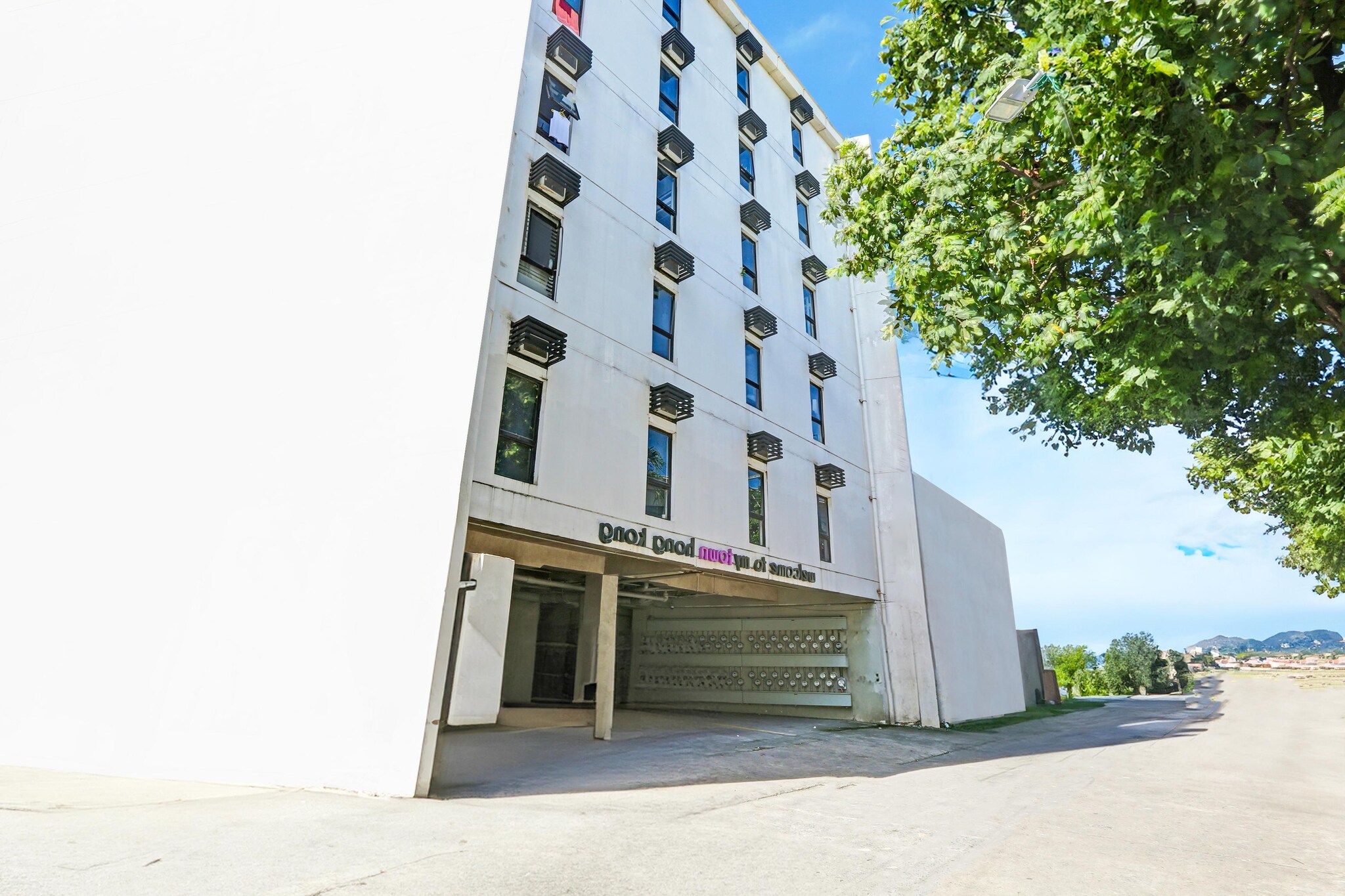Ground floor: (bedroom(bunk bed, seating area, electric kettle, microwave, air conditioning, telephone), bathroom(shower, toilet, Towels incl., shampoo, body soap))\n\nParking, lift