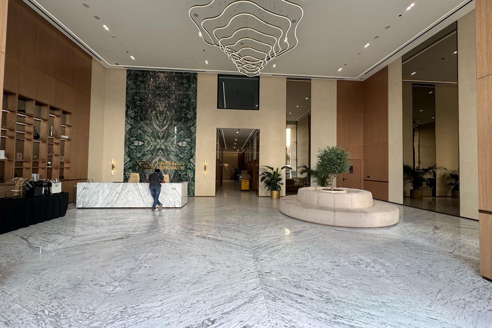 Lux 1BR JVC with Pool, Gym & BBQ Access