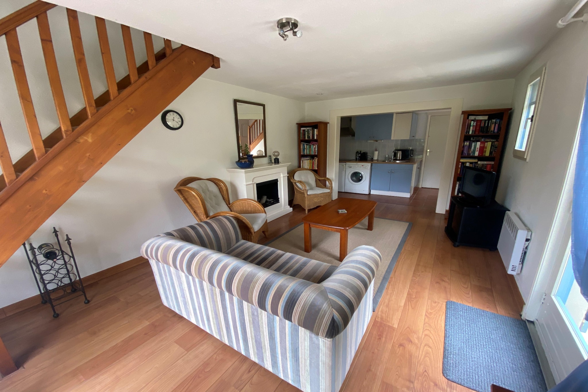 Sur la Cave-Living room
