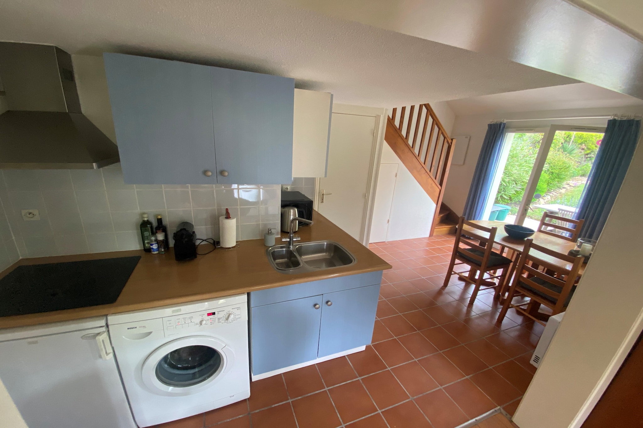Sur la Cave-Kitchen