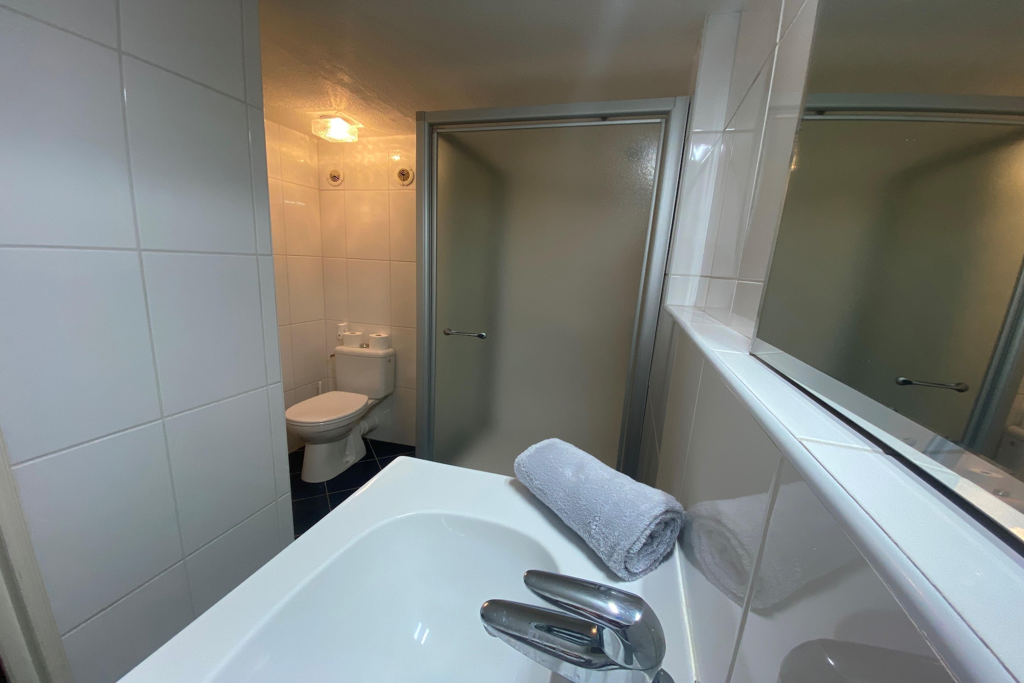 Sur la Cave-Bathroom