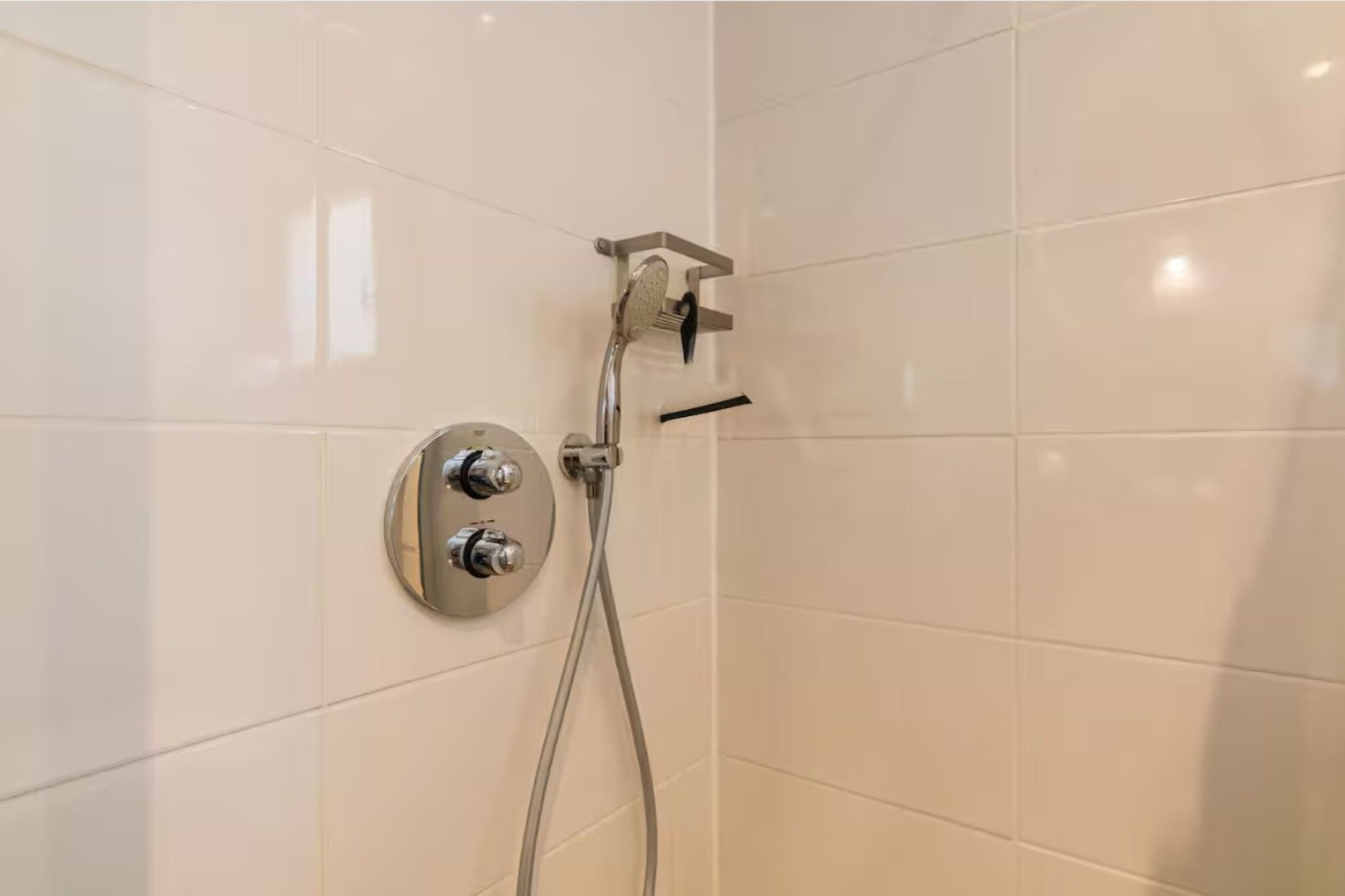 Sur la Cave-Bathroom