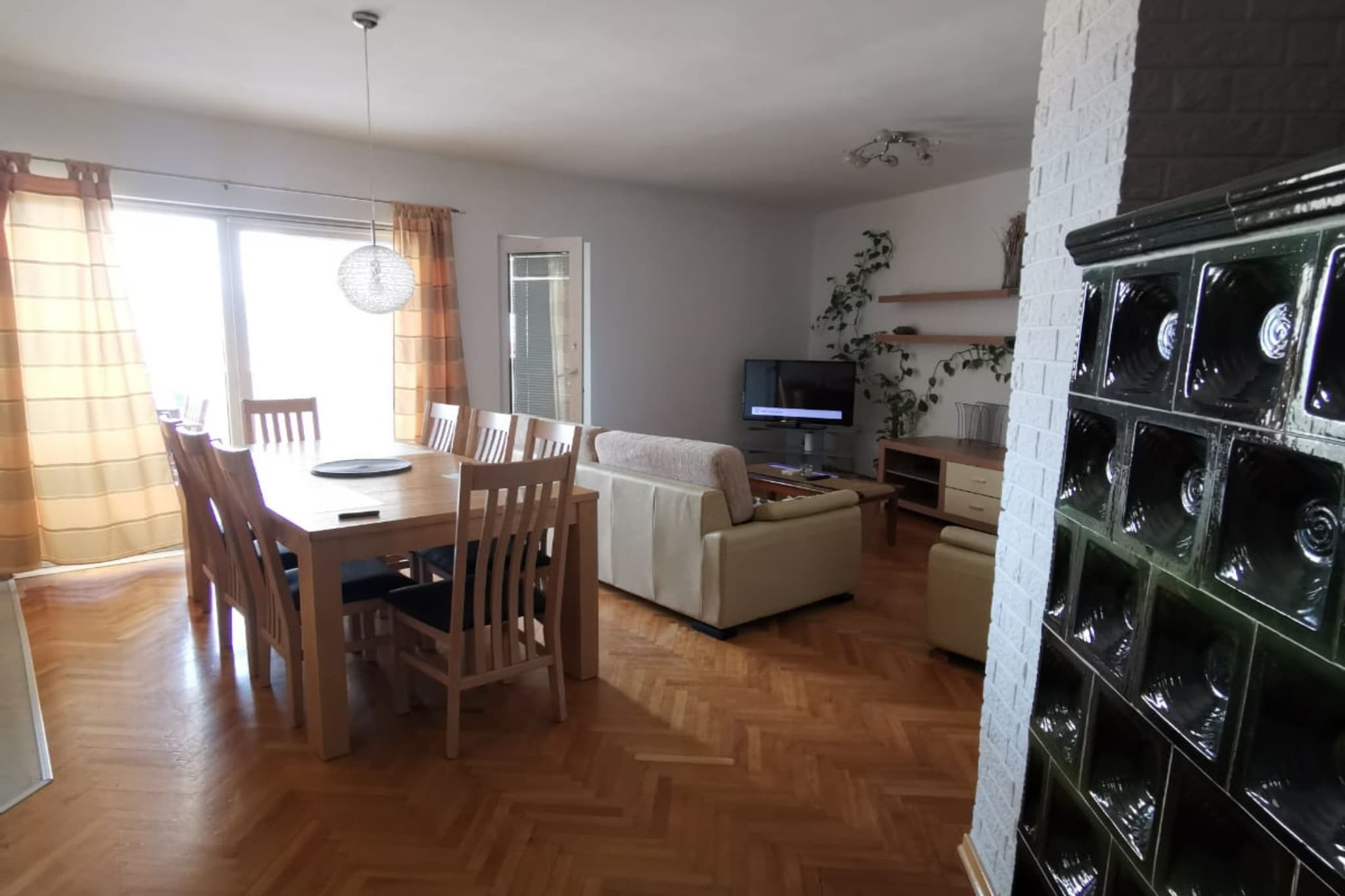 Three Bedroom Apartment with Terrace and  Sea View