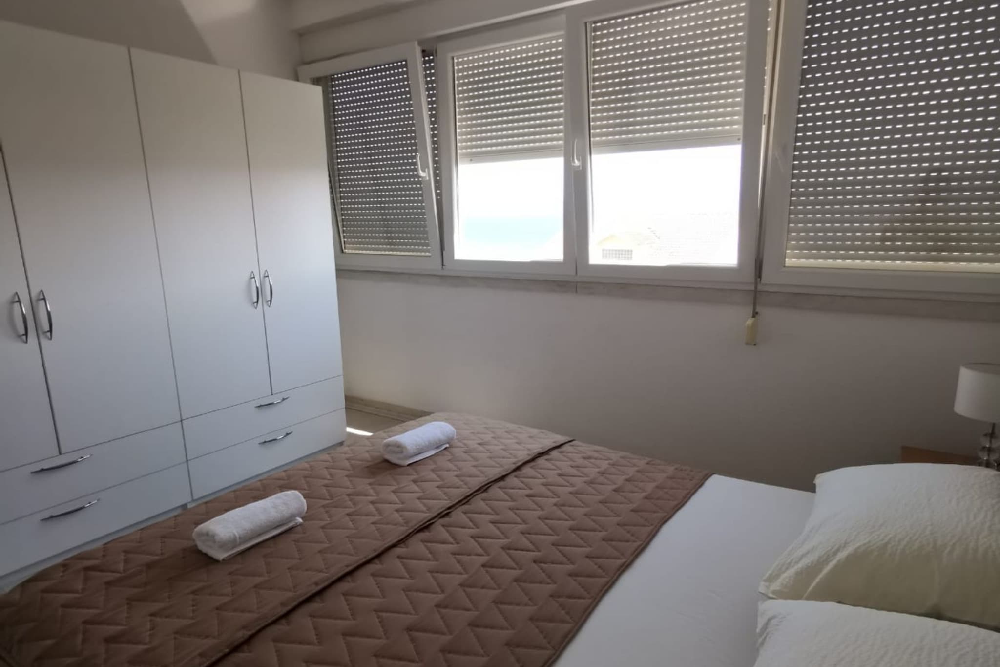 Three Bedroom Apartment with Terrace and  Sea View-Slaapkamer