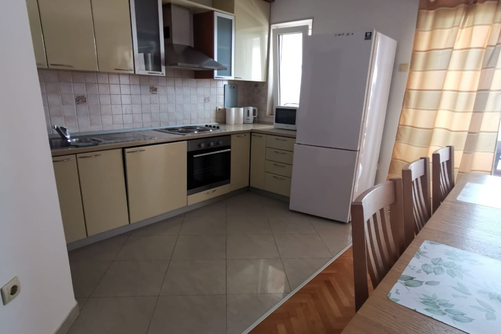 Three Bedroom Apartment with Terrace and  Sea View-Keuken