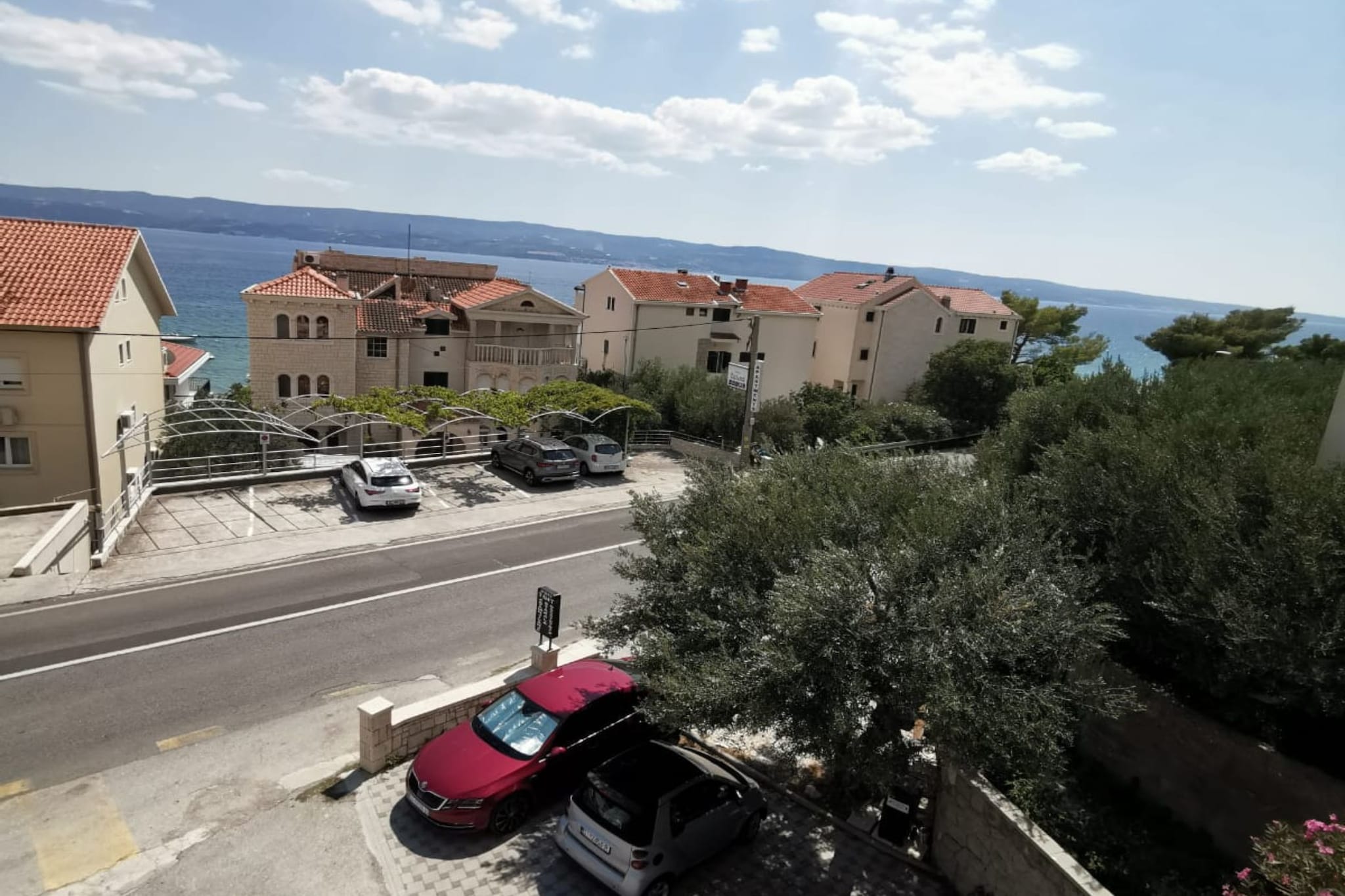 Three Bedroom Apartment with Terrace and  Sea View-Uitzicht